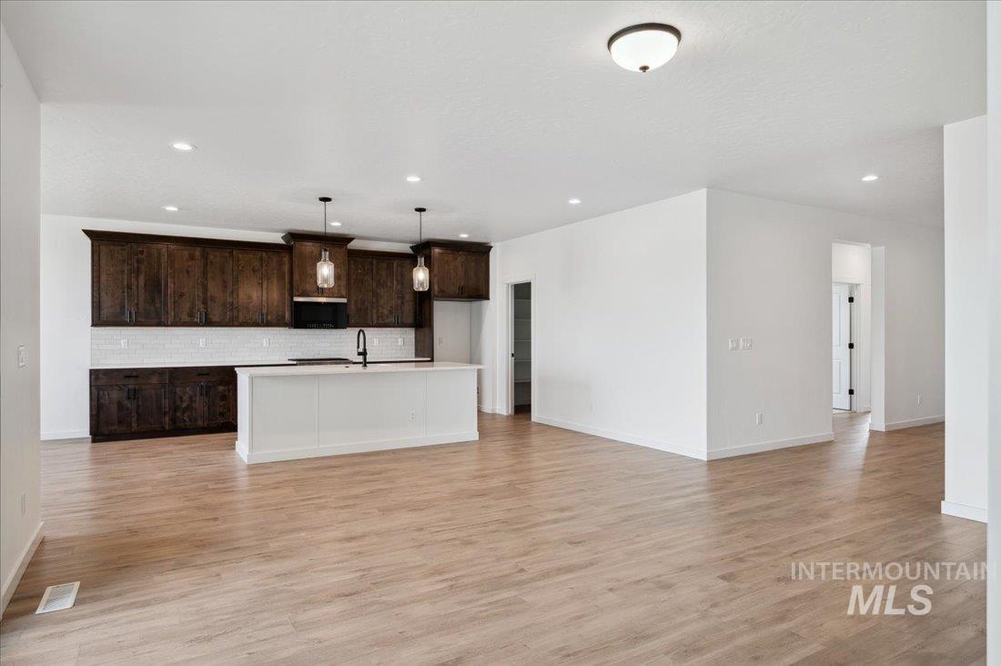 8636 S Copperdale Ave, Kuna, Idaho 83642, 3 Bedrooms, 2 Bathrooms, Residential For Sale, Price $539,000,MLS 98992369