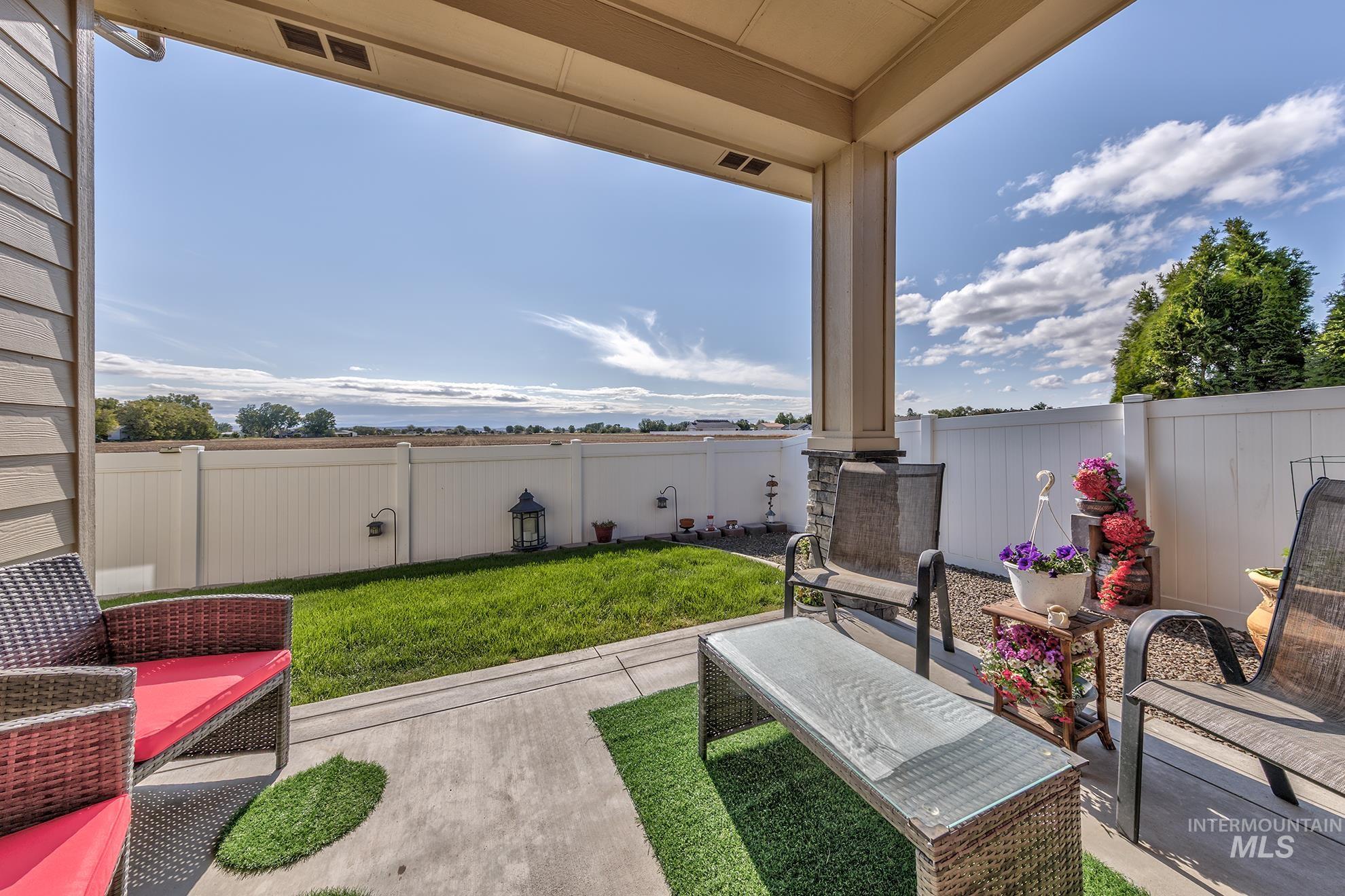 420 Poppy Street, Fruitland, Idaho 83619-1200, 3 Bedrooms, 3 Bathrooms, Residential For Sale, Price $514,000, 98992372