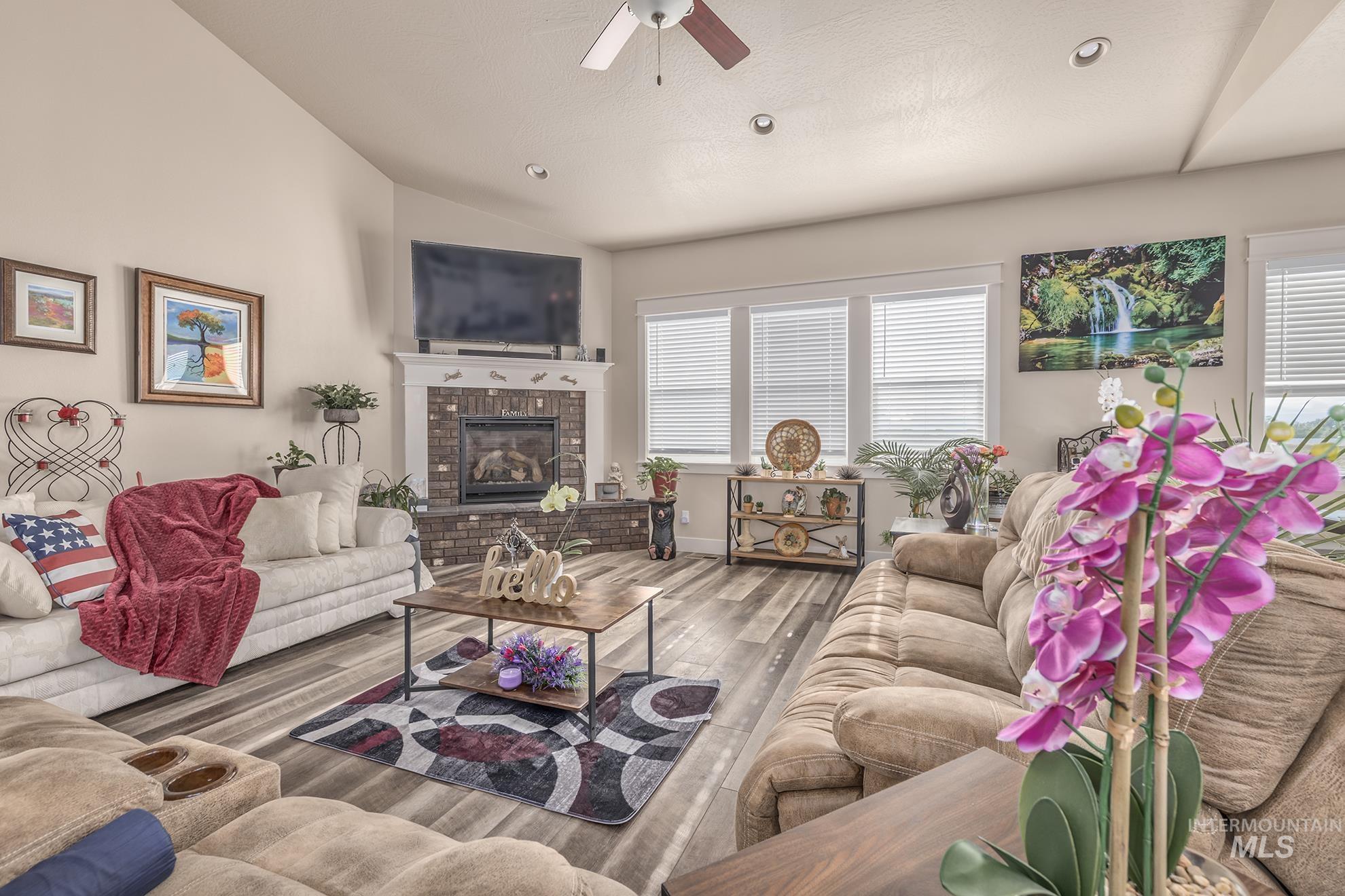 420 Poppy Street, Fruitland, Idaho 83619-1200, 3 Bedrooms, 3 Bathrooms, Residential For Sale, Price $514,000, 98992372