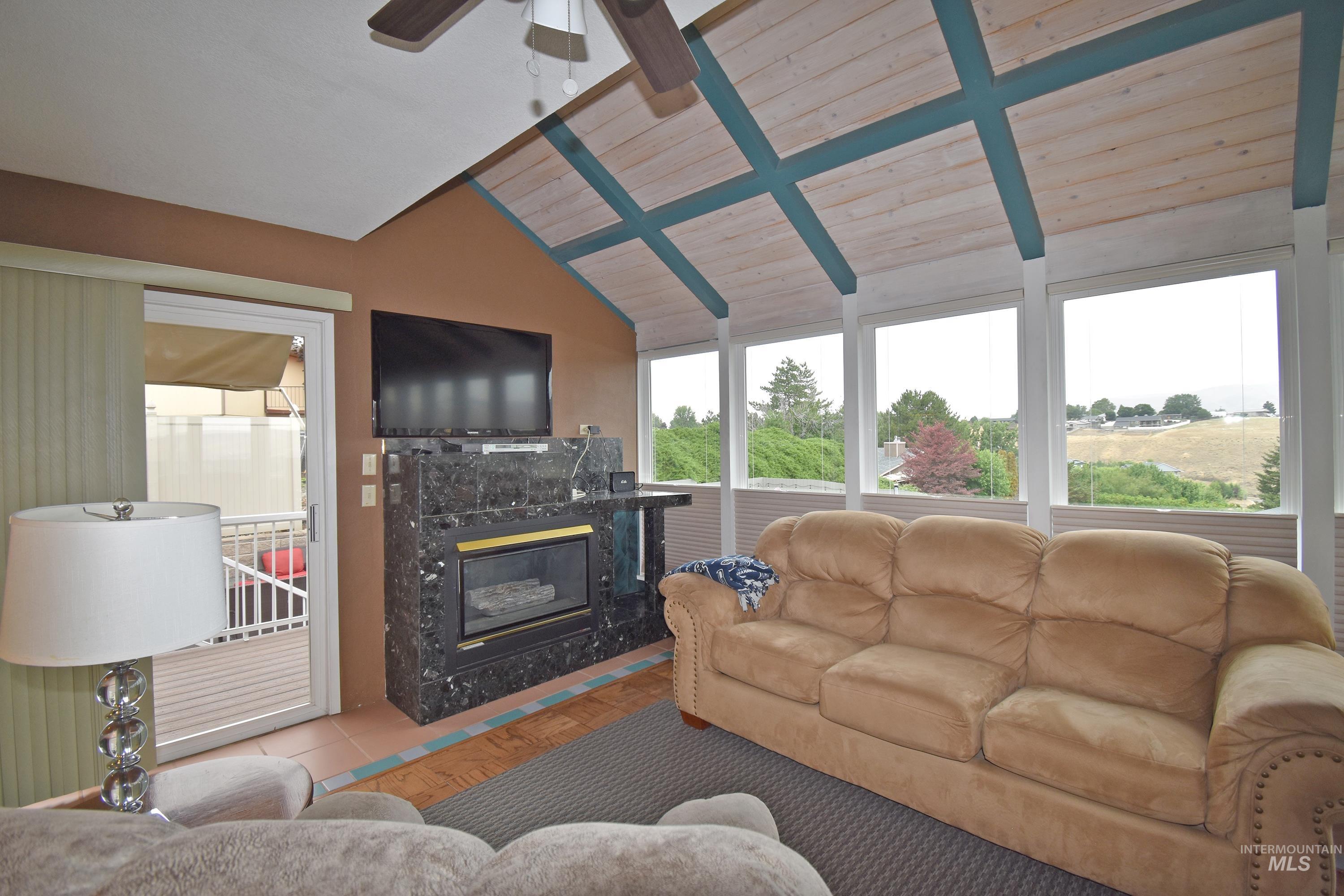 2618 Grandview Drive, Clarkston, Washington 99403, 2 Bedrooms, 2.5 Bathrooms, Residential For Sale, Price $575,000, 98992373