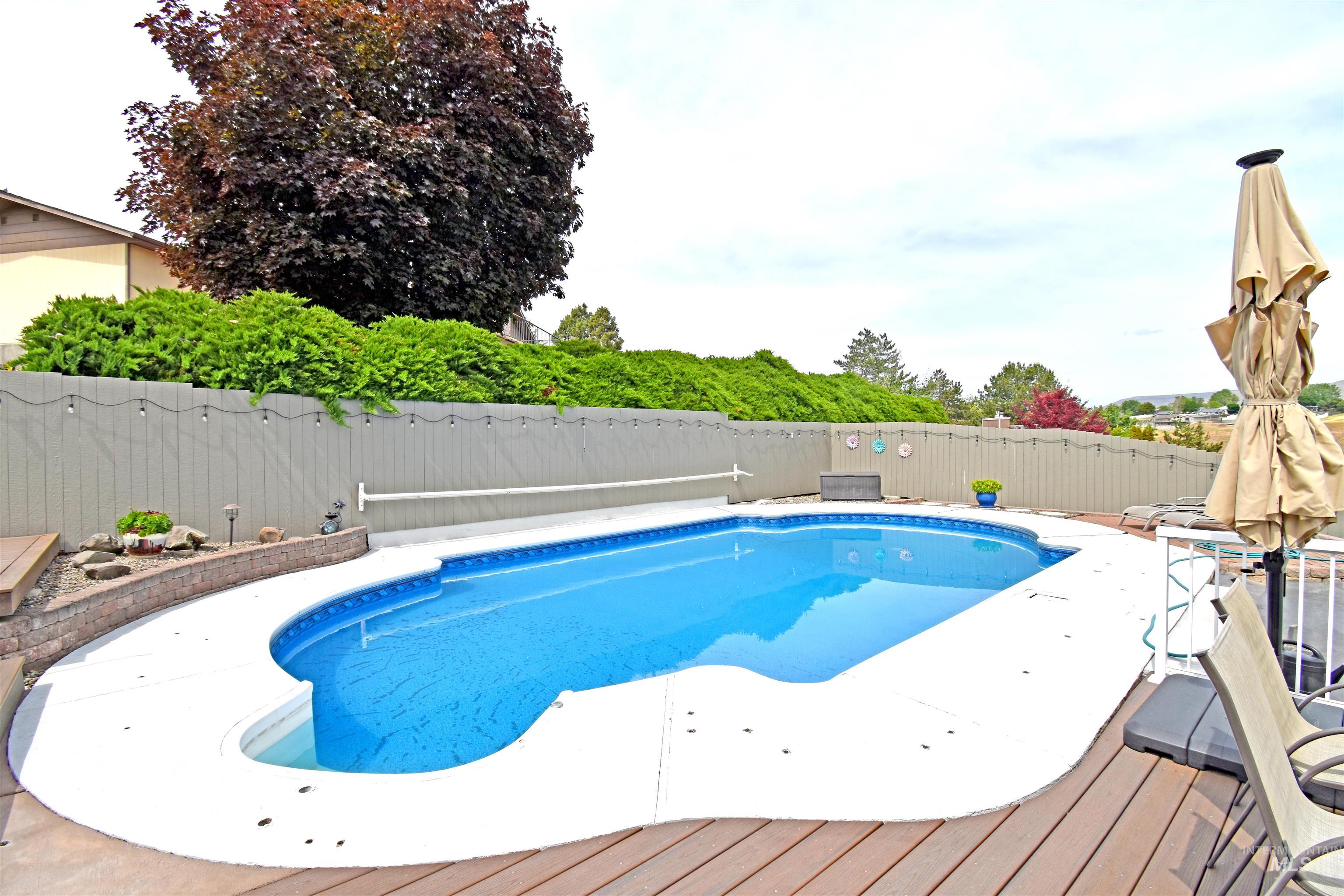 2618 Grandview Drive, Clarkston, Washington 99403, 2 Bedrooms, 2.5 Bathrooms, Residential For Sale, Price $575,000, 98992373
