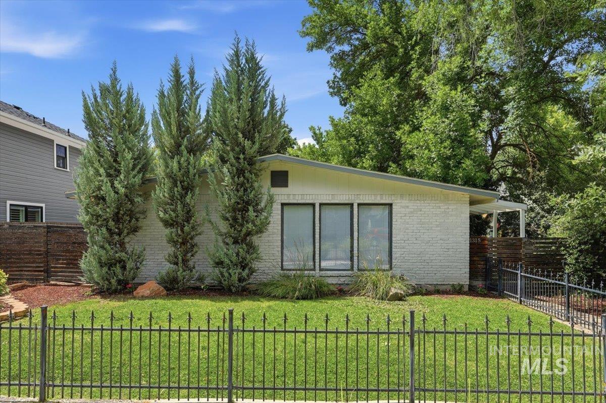 1315 N 5th St, Boise, Idaho 83702, 3 Bedrooms, 1 Bathroom, Residential Income For Sale, Price $750,000, 98992379