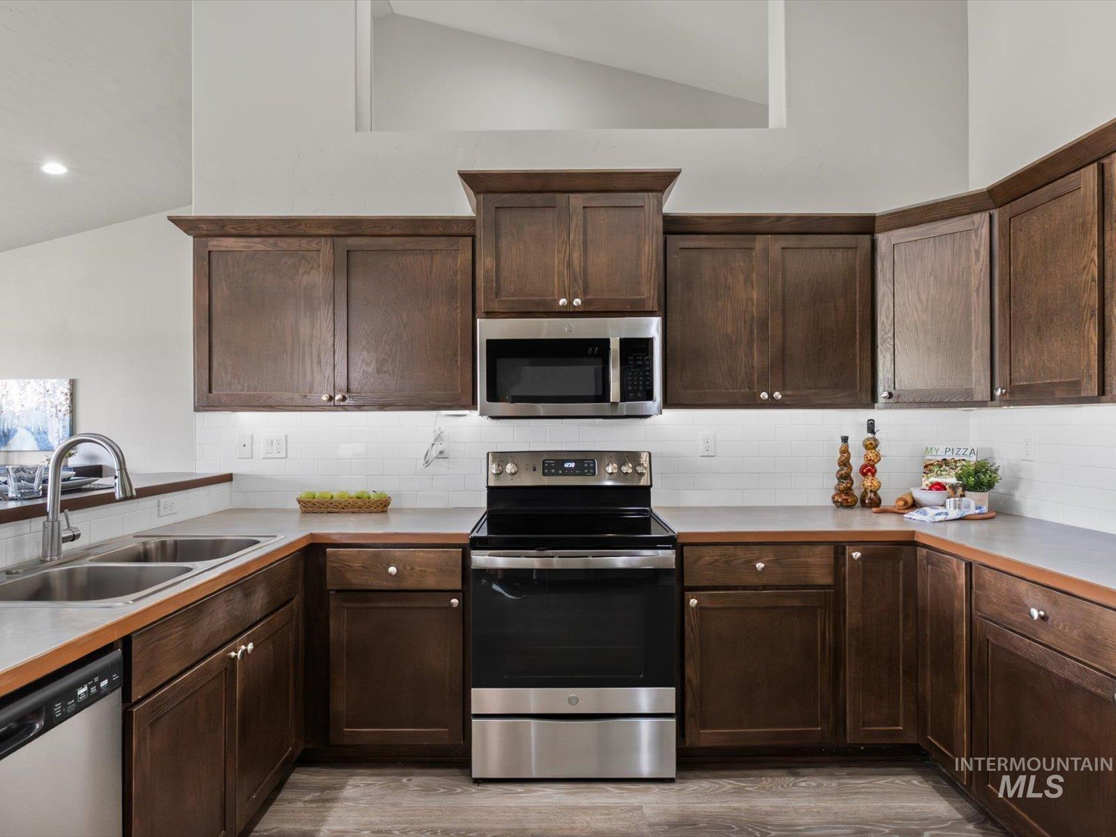 1900 Thomas Ln, Emmett, Idaho 83617, 5 Bedrooms, 3 Bathrooms, Residential For Sale, Price $844,900,MLS 98992380