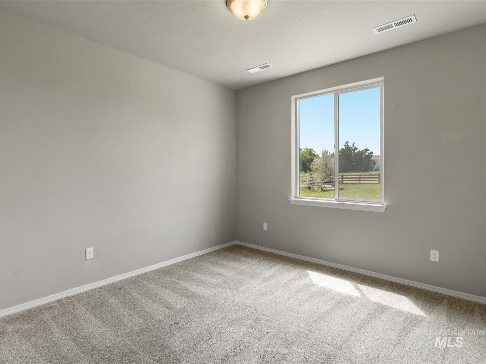1900 Thomas Ln, Emmett, Idaho 83617, 5 Bedrooms, 3 Bathrooms, Residential For Sale, Price $844,900,MLS 98992380
