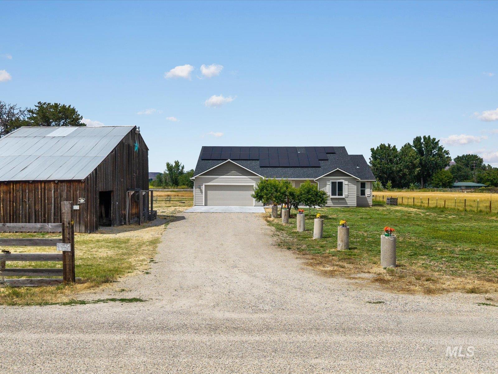 1900 Thomas Ln, Emmett, Idaho 83617, 5 Bedrooms, 3 Bathrooms, Residential For Sale, Price $844,900,MLS 98992380