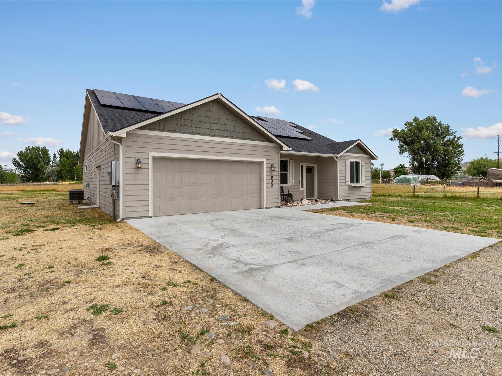 1900 Thomas Ln, Emmett, Idaho 83617, 5 Bedrooms, 3 Bathrooms, Residential For Sale, Price $844,900,MLS 98992380