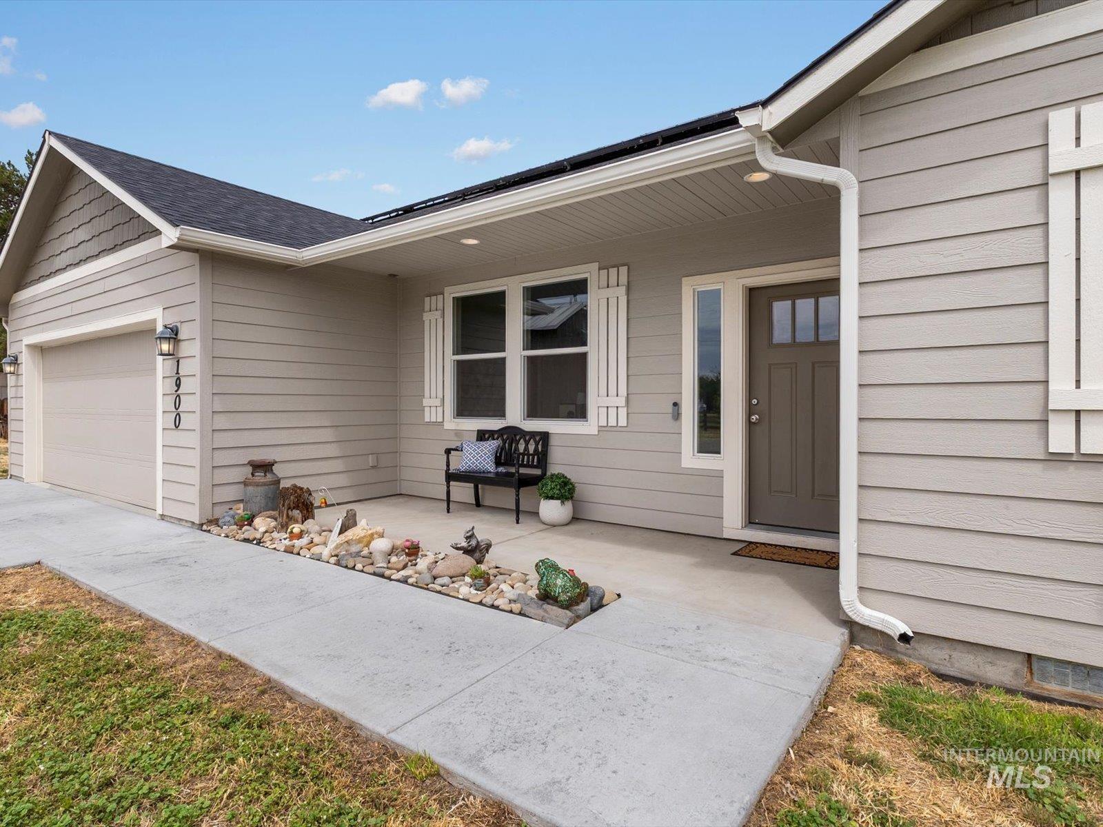 1900 Thomas Ln, Emmett, Idaho 83617, 5 Bedrooms, 3 Bathrooms, Residential For Sale, Price $844,900,MLS 98992380