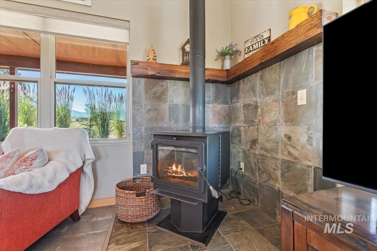 34 Crosstimber Loop, Garden Valley, Idaho 83622, 3 Bedrooms, 2.5 Bathrooms, Residential For Sale, Price $719,000,MLS 98992381