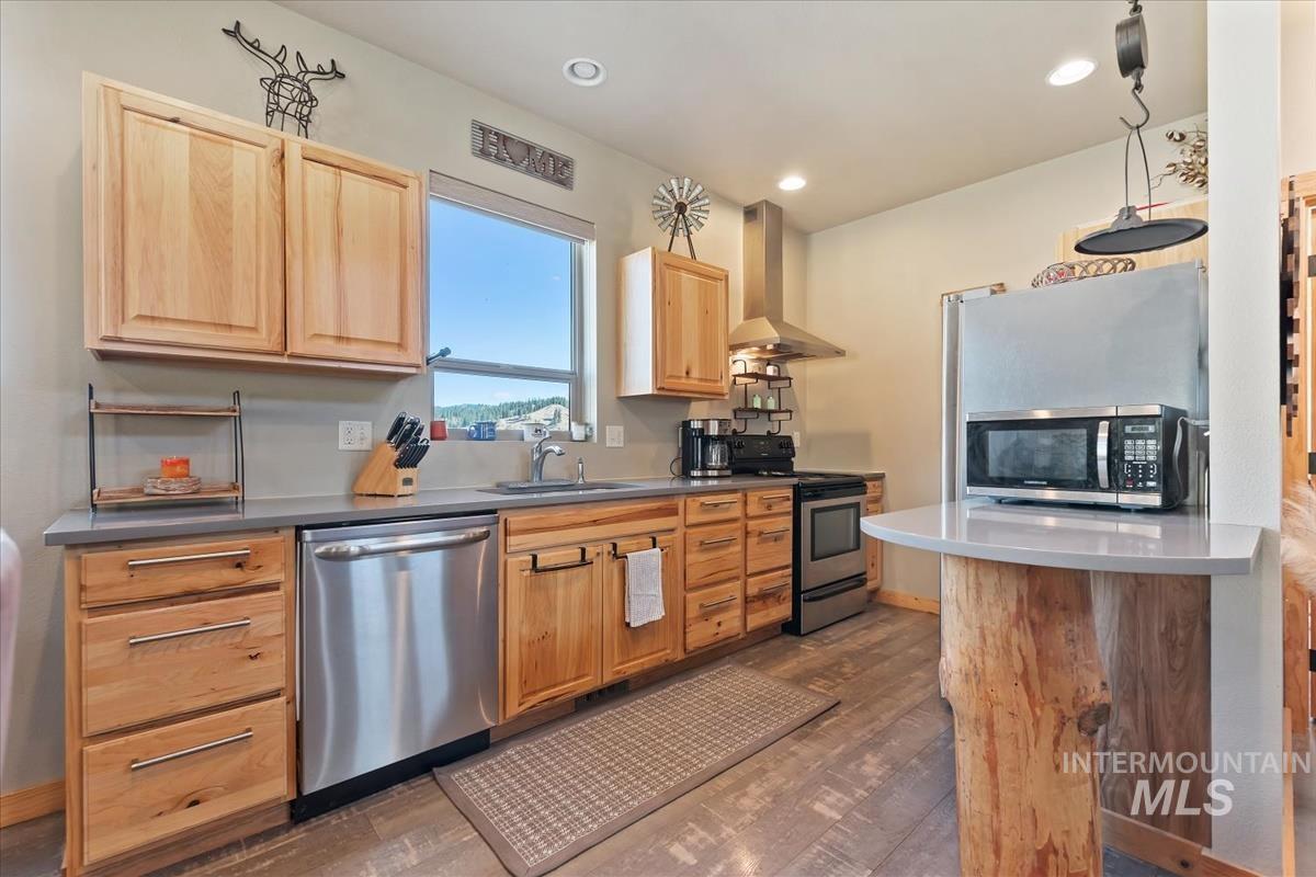 34 Crosstimber Loop, Garden Valley, Idaho 83622, 3 Bedrooms, 2.5 Bathrooms, Residential For Sale, Price $719,000,MLS 98992381