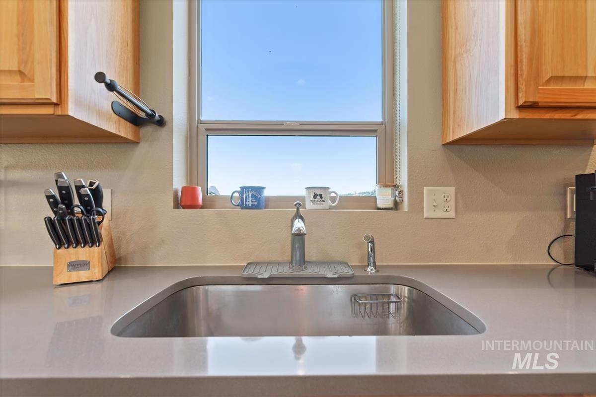 34 Crosstimber Loop, Garden Valley, Idaho 83622, 3 Bedrooms, 2.5 Bathrooms, Residential For Sale, Price $719,000,MLS 98992381