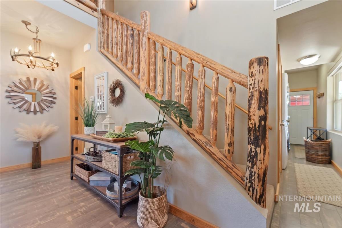 34 Crosstimber Loop, Garden Valley, Idaho 83622, 3 Bedrooms, 2.5 Bathrooms, Residential For Sale, Price $719,000,MLS 98992381