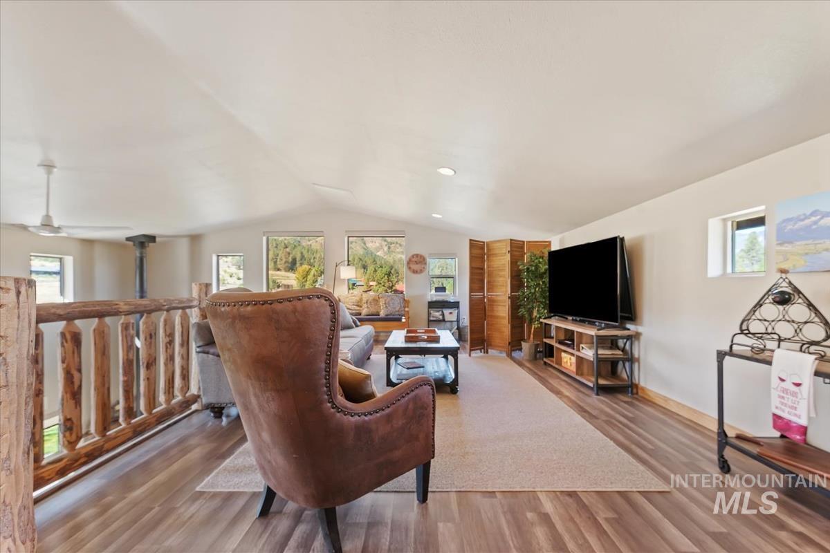 34 Crosstimber Loop, Garden Valley, Idaho 83622, 3 Bedrooms, 2.5 Bathrooms, Residential For Sale, Price $719,000,MLS 98992381