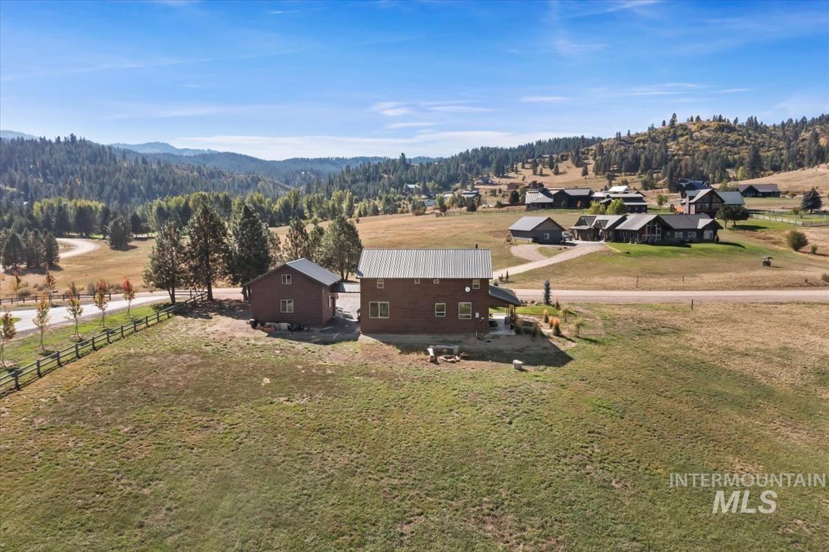 34 Crosstimber Loop, Garden Valley, Idaho 83622, 3 Bedrooms, 2.5 Bathrooms, Residential For Sale, Price $719,000,MLS 98992381