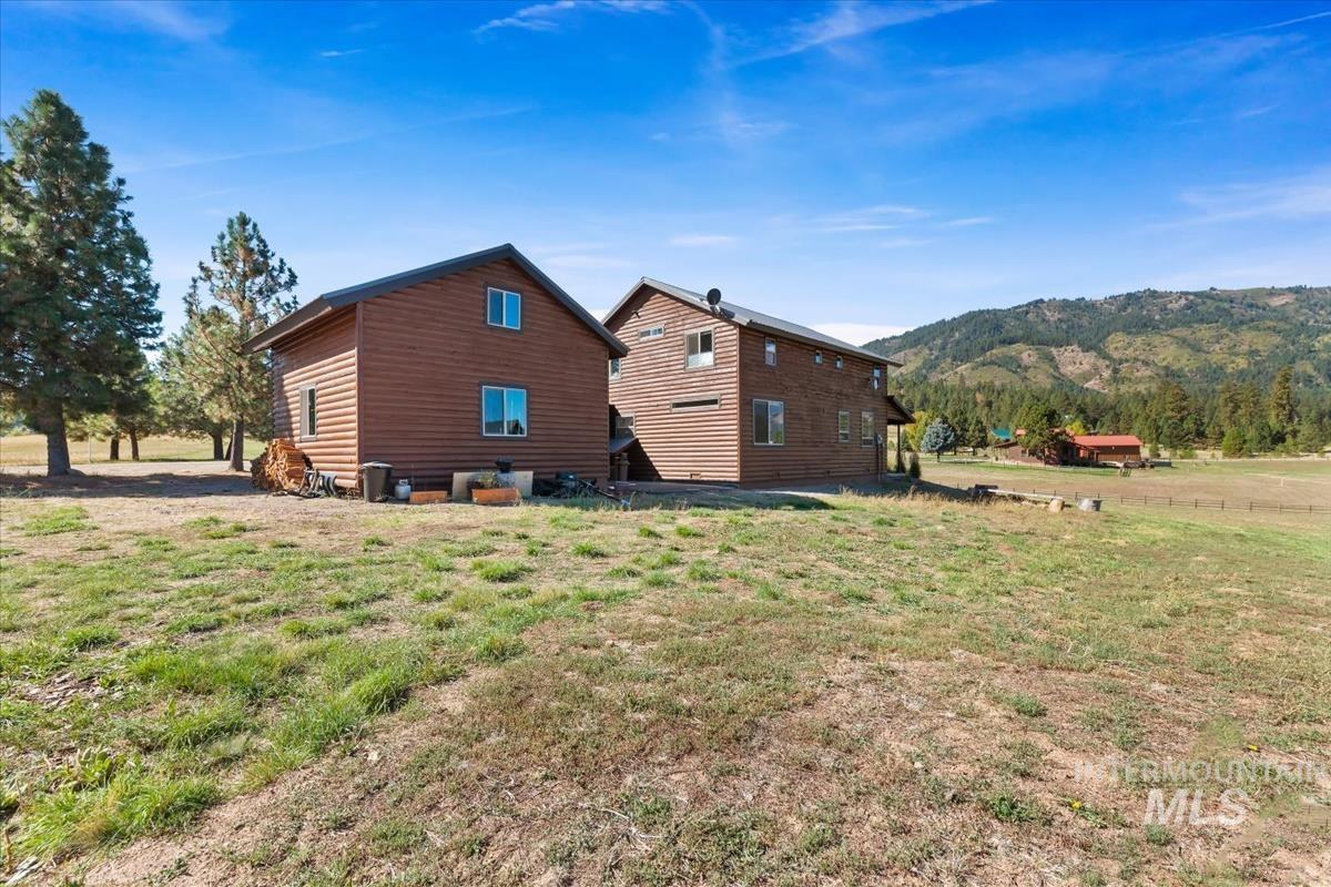 34 Crosstimber Loop, Garden Valley, Idaho 83622, 3 Bedrooms, 2.5 Bathrooms, Residential For Sale, Price $719,000,MLS 98992381