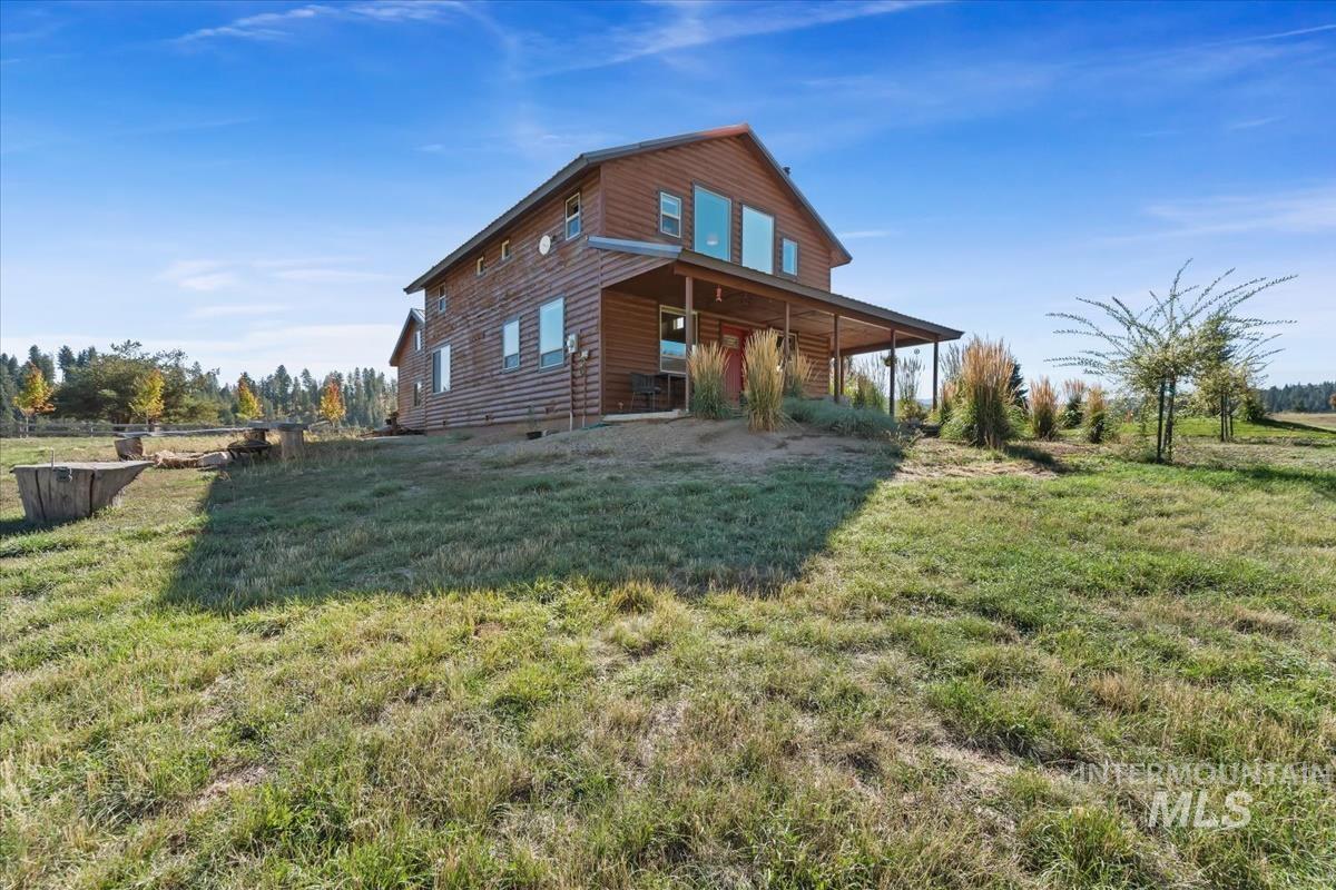 34 Crosstimber Loop, Garden Valley, Idaho 83622, 3 Bedrooms, 2.5 Bathrooms, Residential For Sale, Price $719,000,MLS 98992381