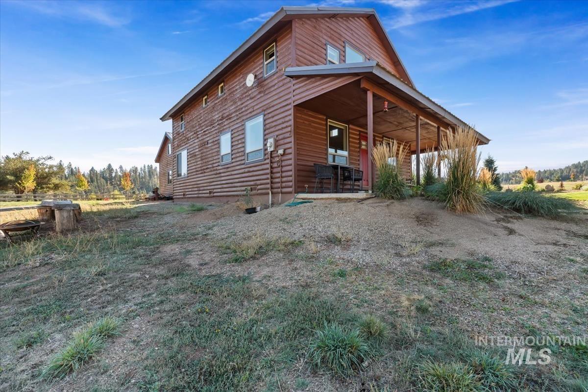 34 Crosstimber Loop, Garden Valley, Idaho 83622, 3 Bedrooms, 2.5 Bathrooms, Residential For Sale, Price $719,000,MLS 98992381