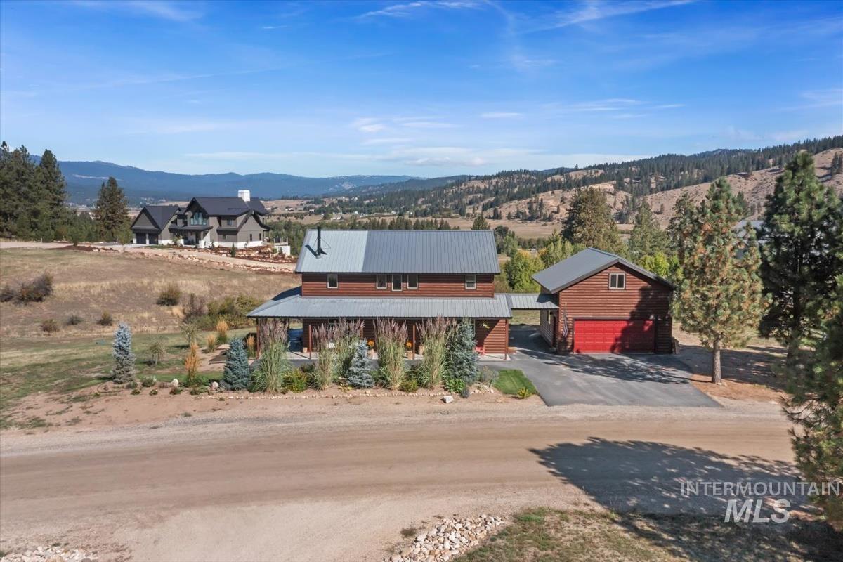 34 Crosstimber Loop, Garden Valley, Idaho 83622, 3 Bedrooms, 2.5 Bathrooms, Residential For Sale, Price $719,000,MLS 98992381