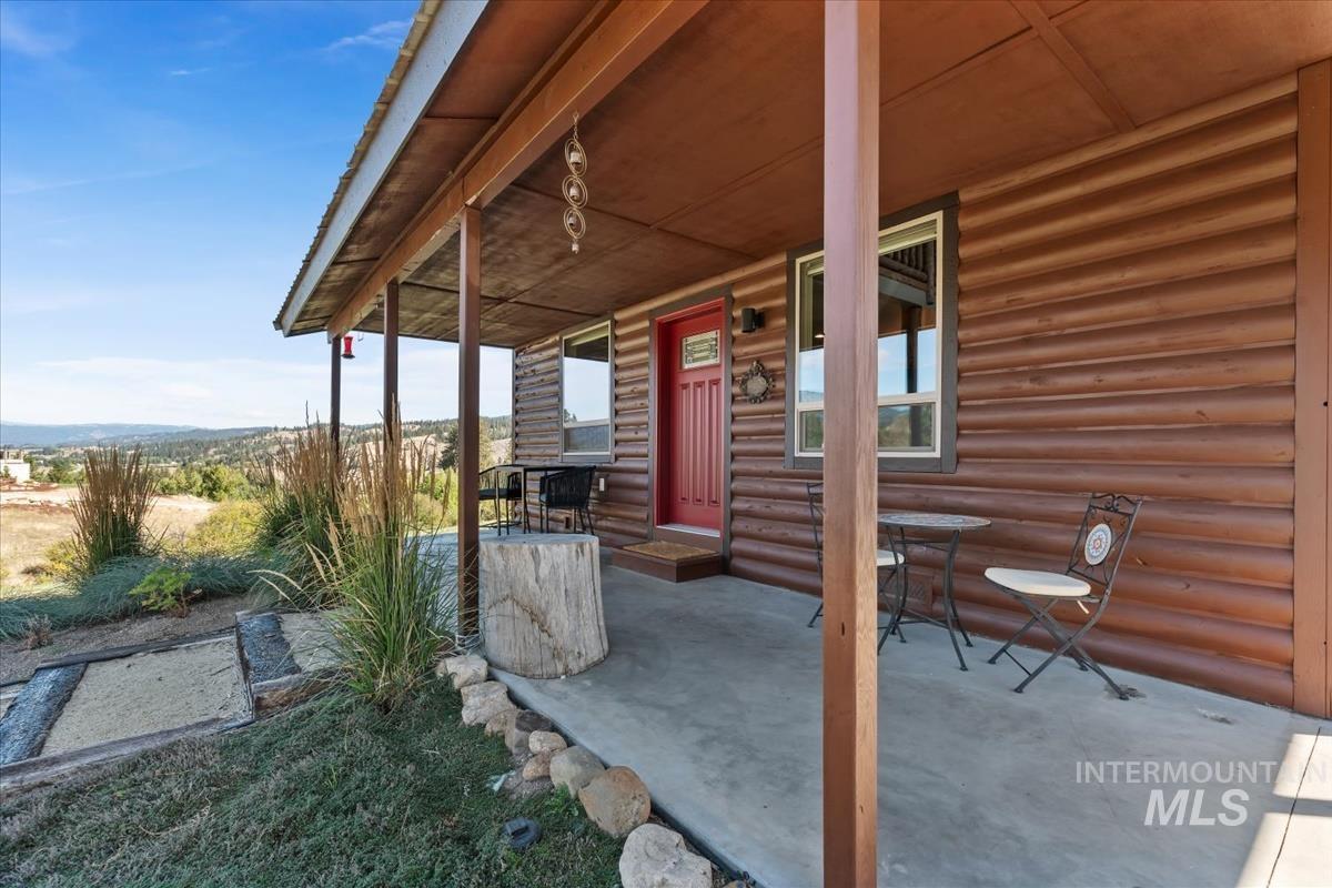 34 Crosstimber Loop, Garden Valley, Idaho 83622, 3 Bedrooms, 2.5 Bathrooms, Residential For Sale, Price $719,000,MLS 98992381