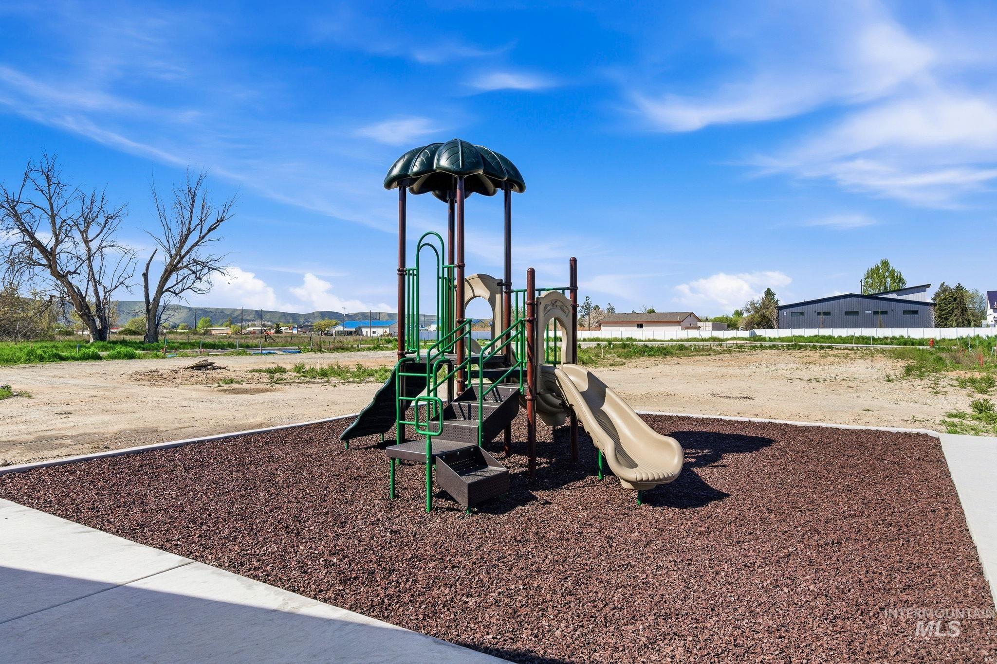 512 Diamond Ln., Emmett, Idaho 83617, 3 Bedrooms, 2.5 Bathrooms, Residential For Sale, Price $379,000, 98992382