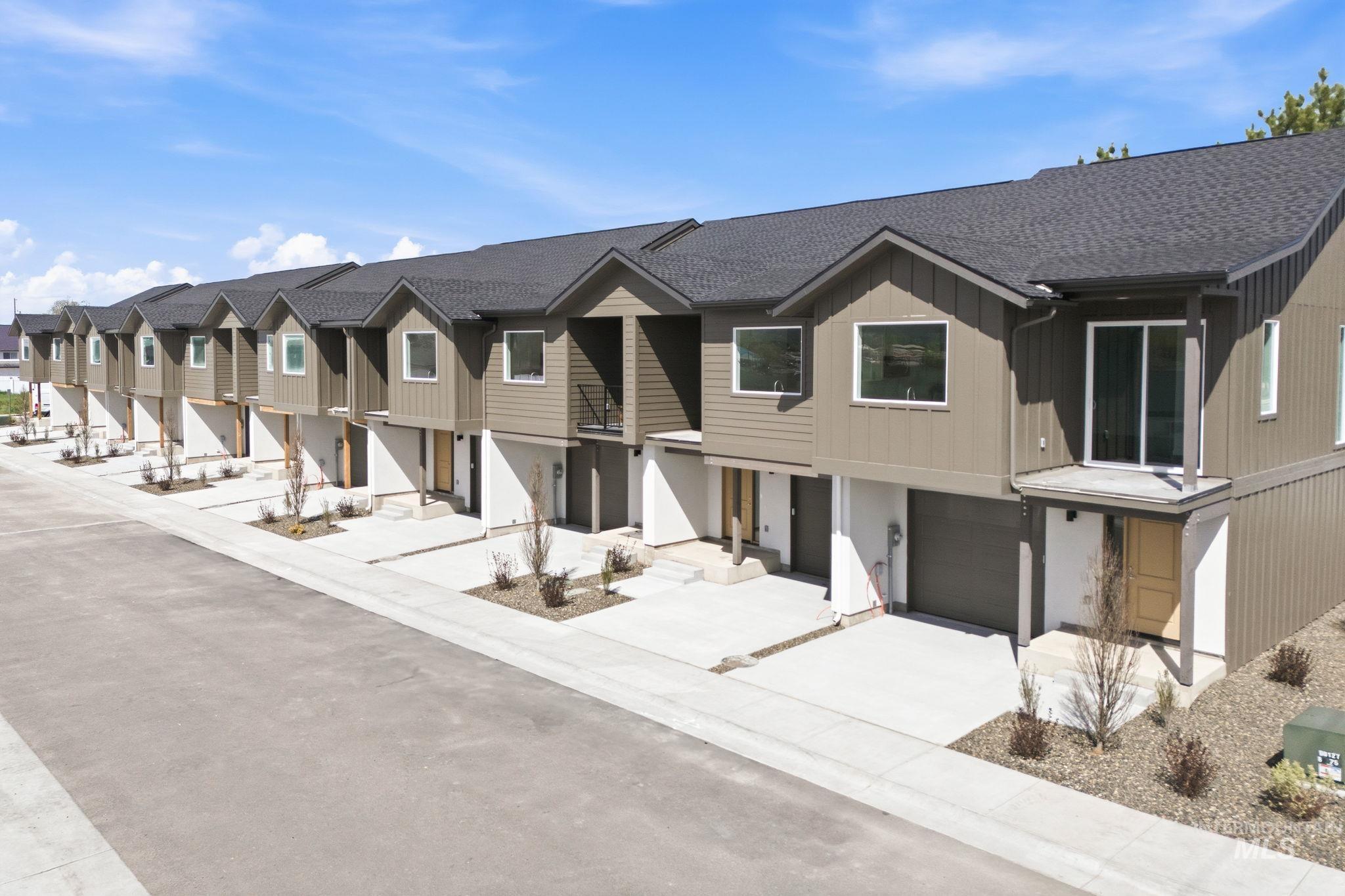 512 Diamond Ln., Emmett, Idaho 83617, 3 Bedrooms, 2.5 Bathrooms, Residential For Sale, Price $379,000, 98992382