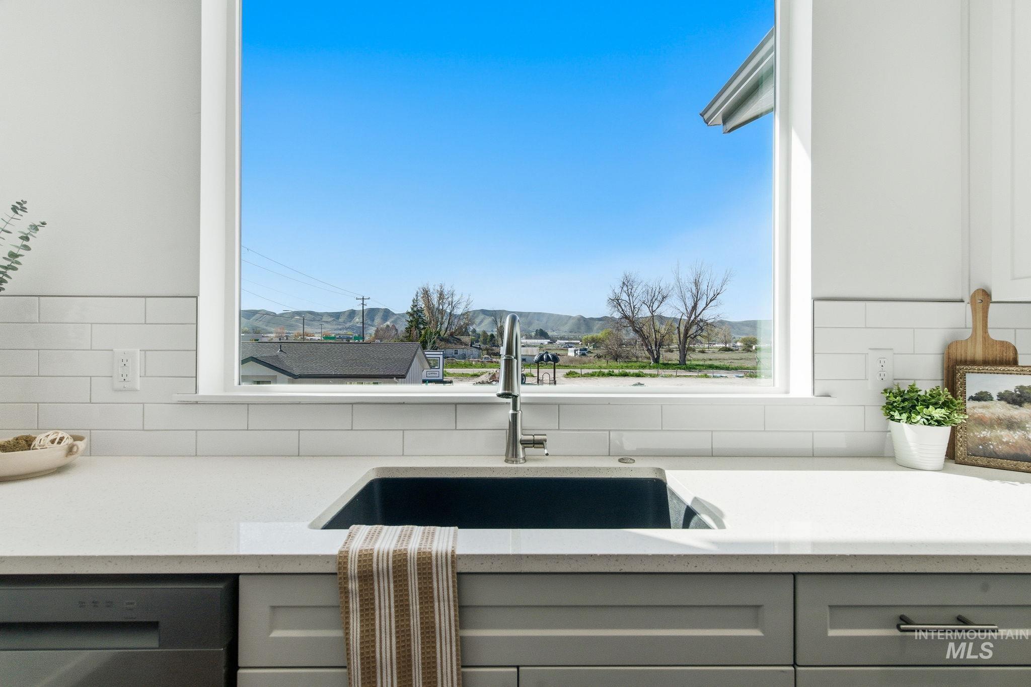 512 Diamond Ln., Emmett, Idaho 83617, 3 Bedrooms, 2.5 Bathrooms, Residential For Sale, Price $379,000, 98992382