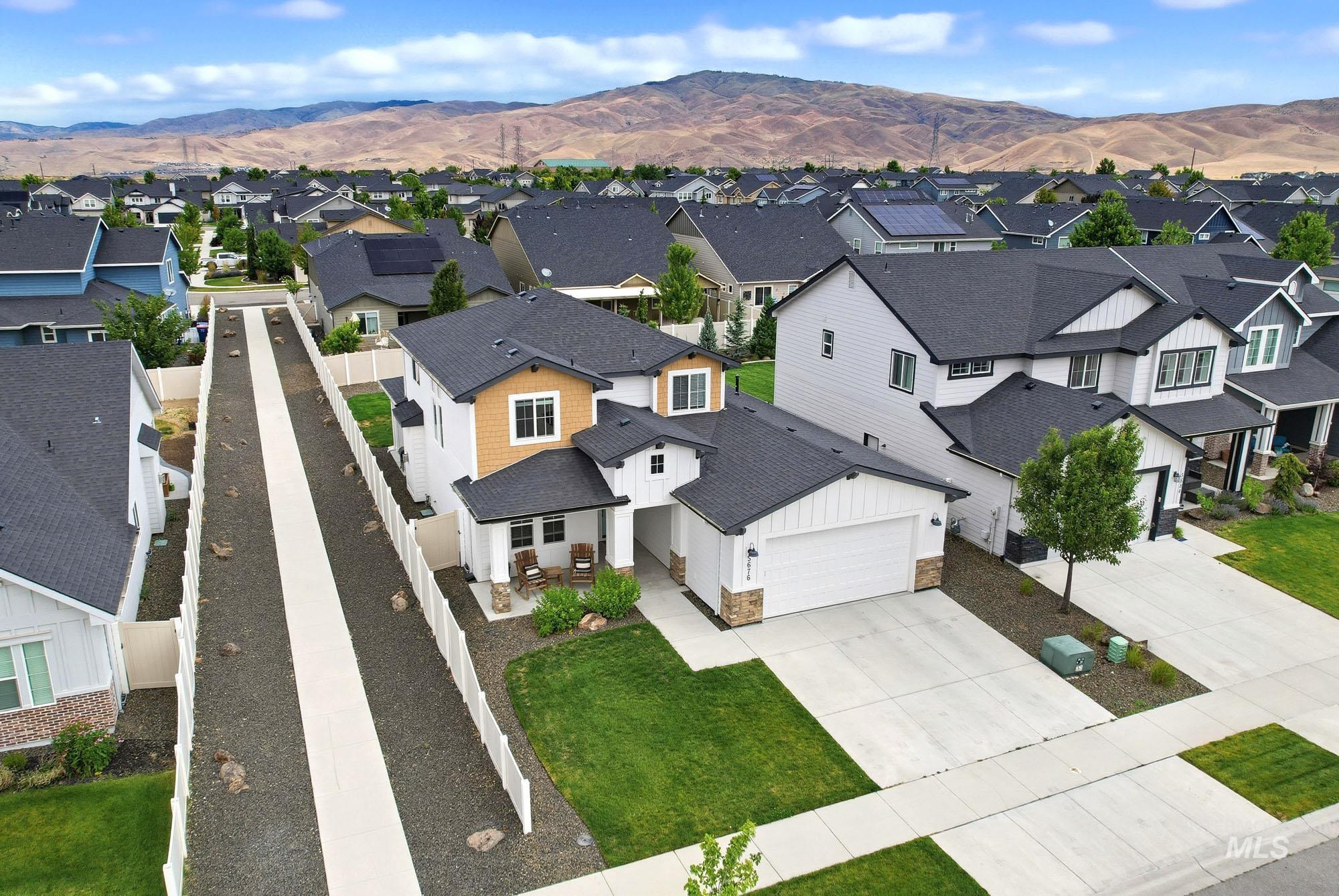 5676 E Zaffre Ridge St., Boise, Idaho 83716, 3 Bedrooms, 2.5 Bathrooms, Residential For Sale, Price $699,800, 98992389