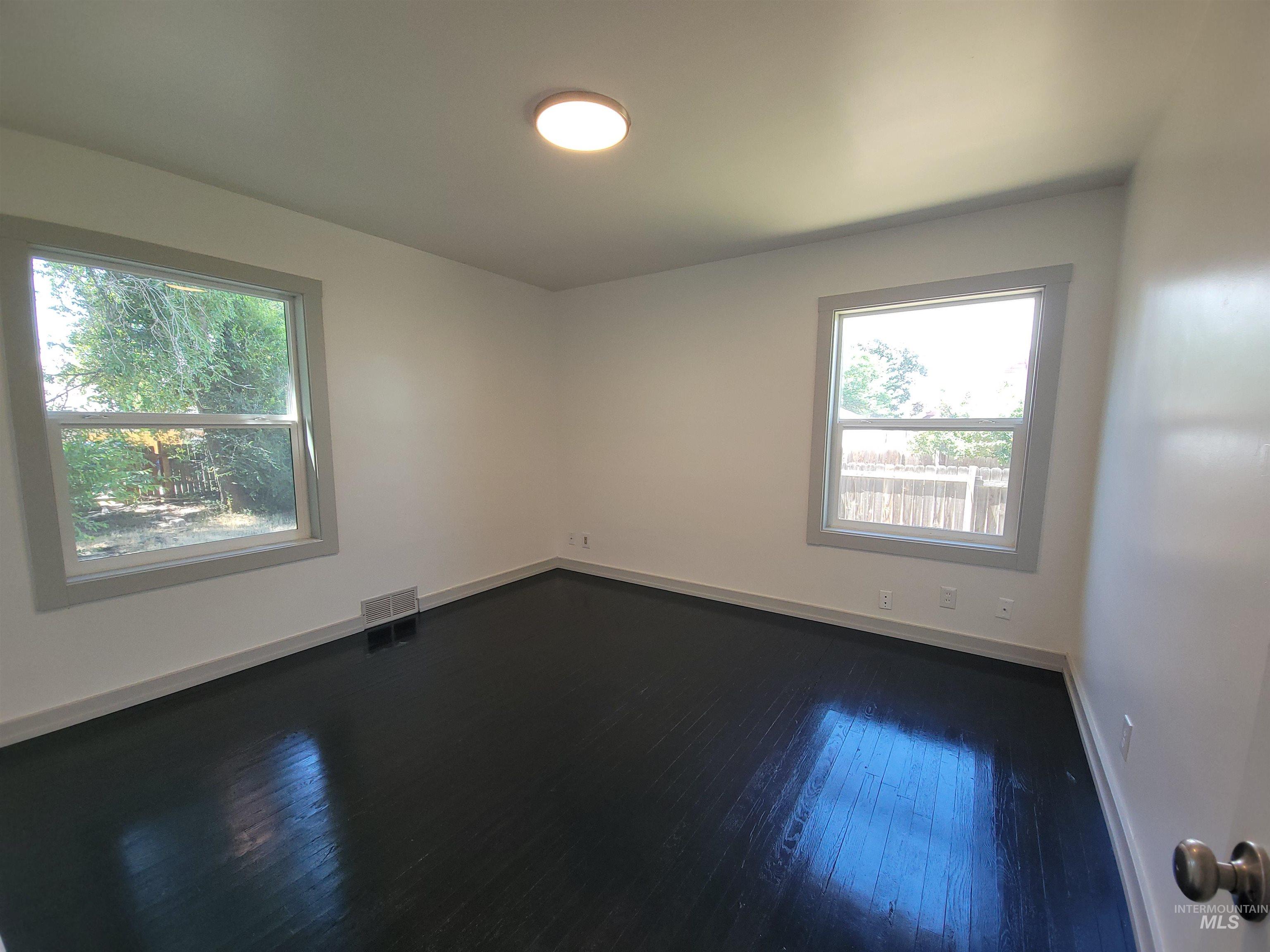 715 E Lincoln Ave, Nampa, Idaho 83686, 4 Bedrooms, 2 Bathrooms, Residential For Sale, Price $415,000, 98992391