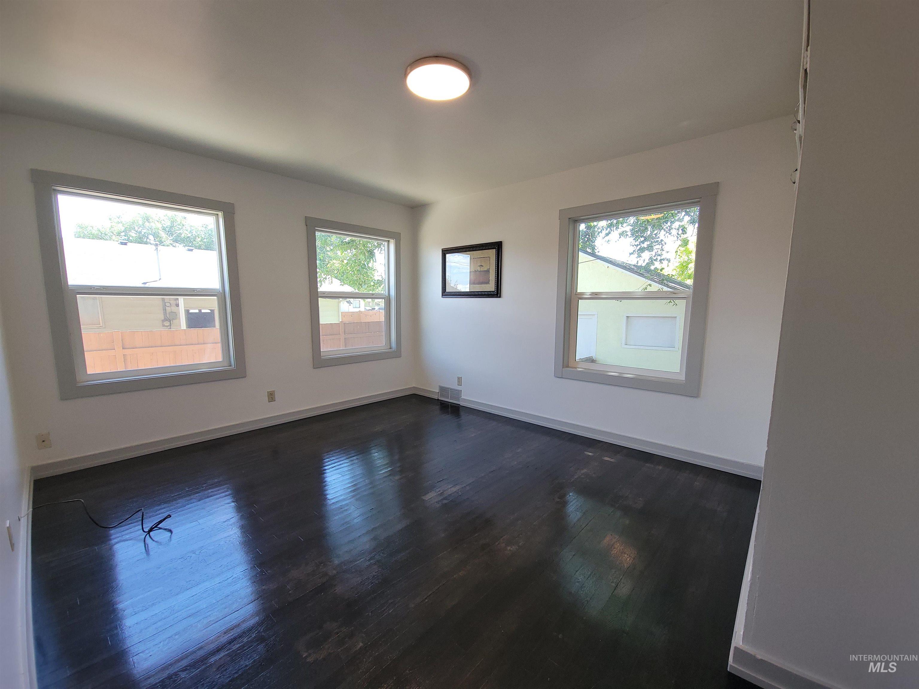 715 E Lincoln Ave, Nampa, Idaho 83686, 4 Bedrooms, 2 Bathrooms, Residential For Sale, Price $415,000, 98992391