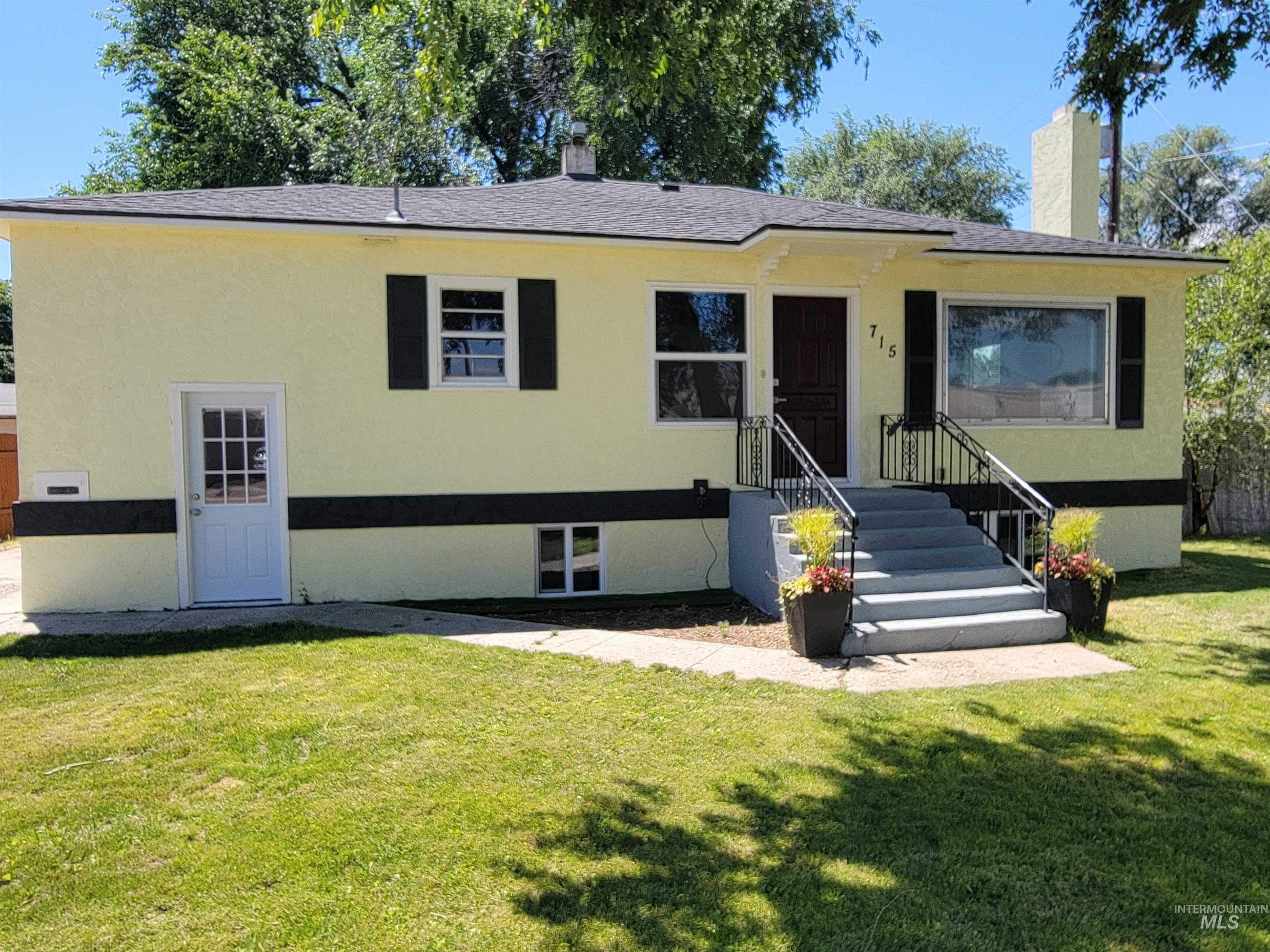 715 E Lincoln Ave, Nampa, Idaho 83686, 4 Bedrooms, 2 Bathrooms, Residential For Sale, Price $415,000, 98992391