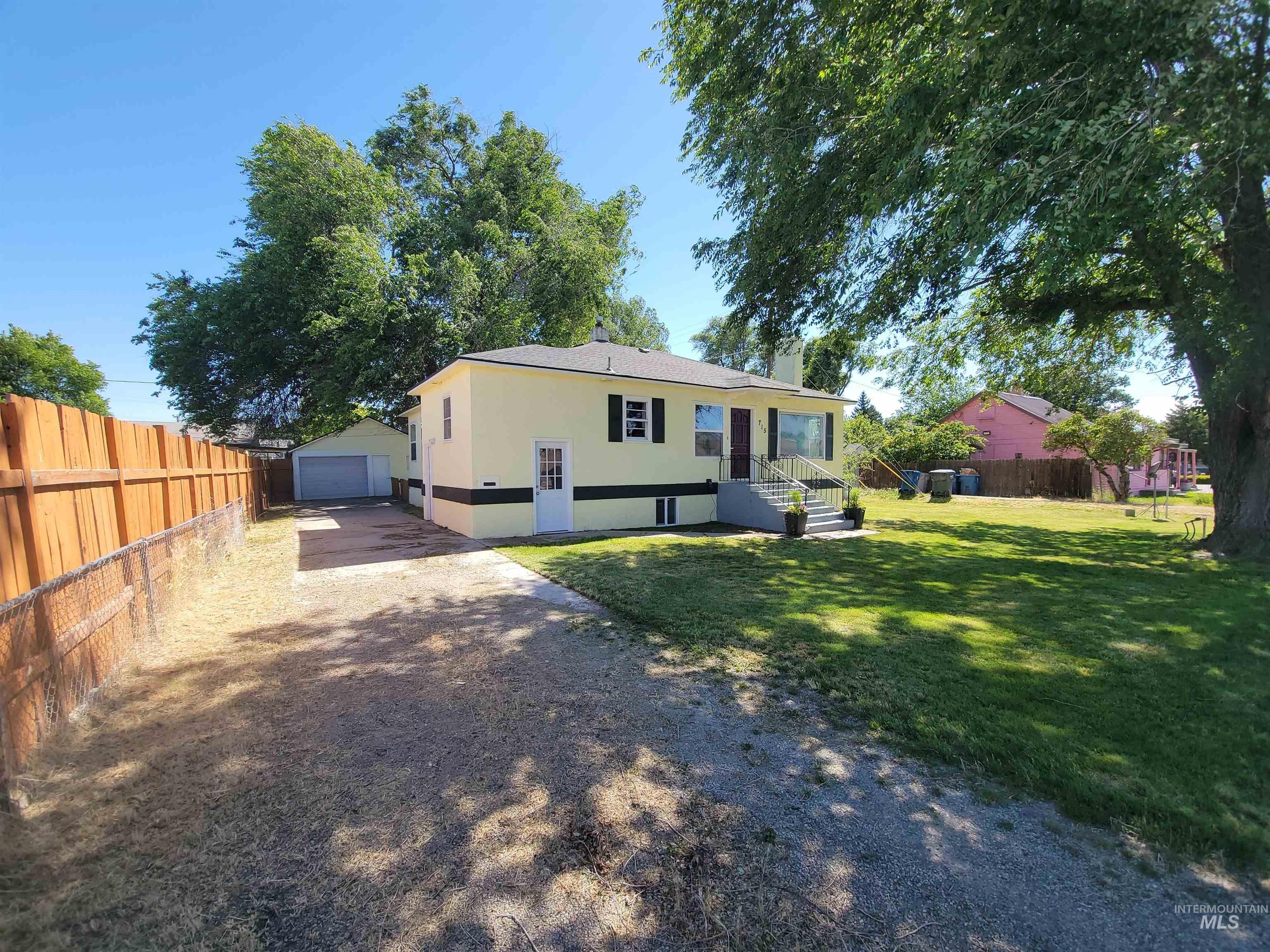 715 E Lincoln Ave, Nampa, Idaho 83686, 4 Bedrooms, 2 Bathrooms, Residential For Sale, Price $415,000, 98992391