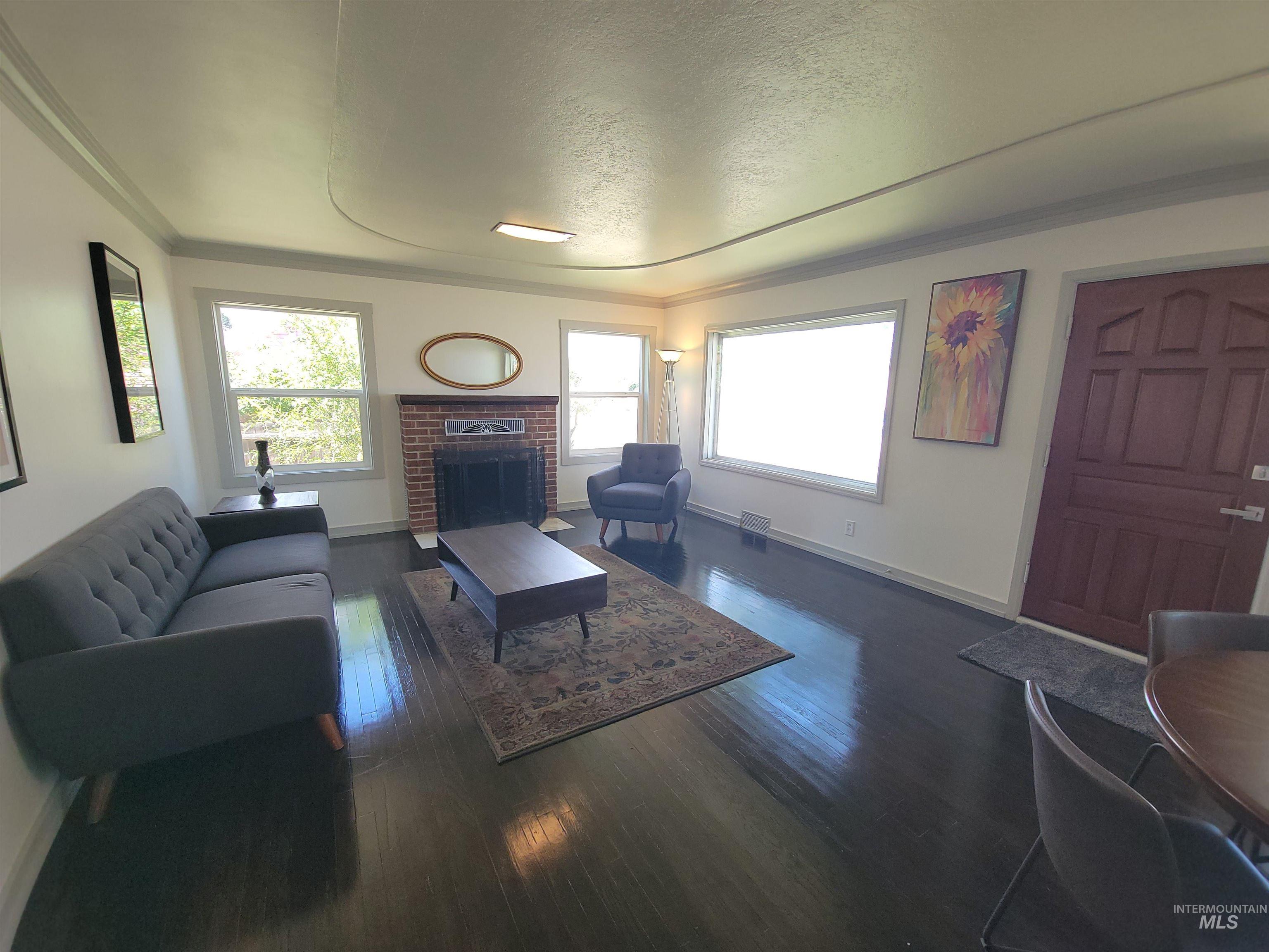715 E Lincoln Ave, Nampa, Idaho 83686, 4 Bedrooms, 2 Bathrooms, Residential For Sale, Price $415,000, 98992391