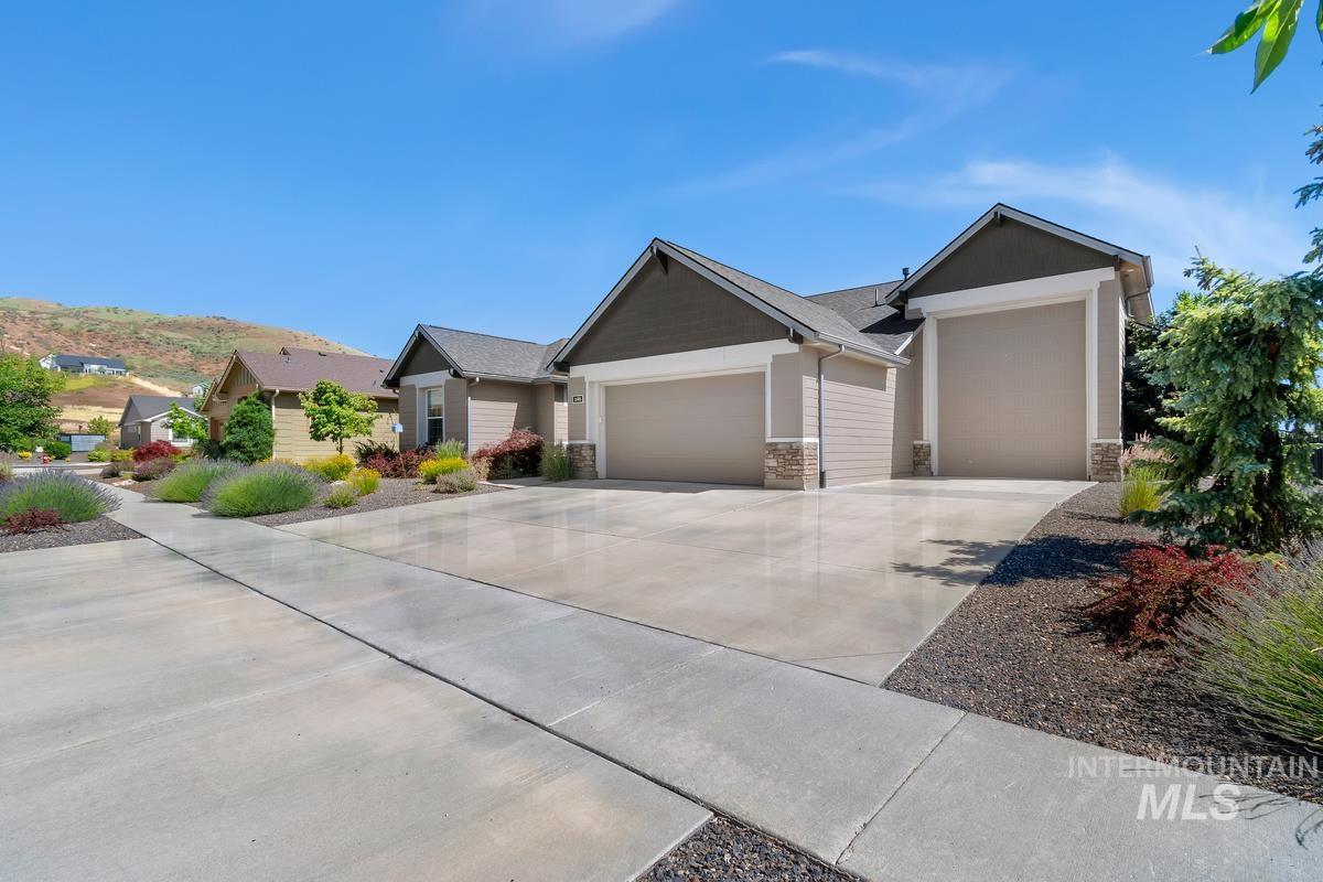 5685 W Night Sky Ct, Boise, Idaho 83714, 3 Bedrooms, 2 Bathrooms, Residential For Sale, Price $769,000,MLS 98992396