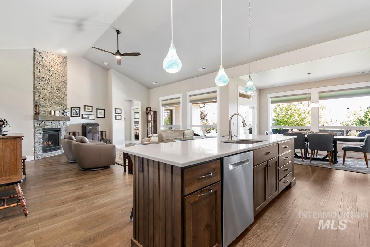 5685 W Night Sky Ct, Boise, Idaho 83714, 3 Bedrooms, 2 Bathrooms, Residential For Sale, Price $769,000,MLS 98992396