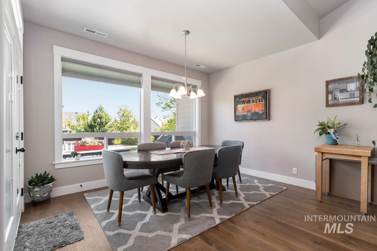 5685 W Night Sky Ct, Boise, Idaho 83714, 3 Bedrooms, 2 Bathrooms, Residential For Sale, Price $769,000,MLS 98992396