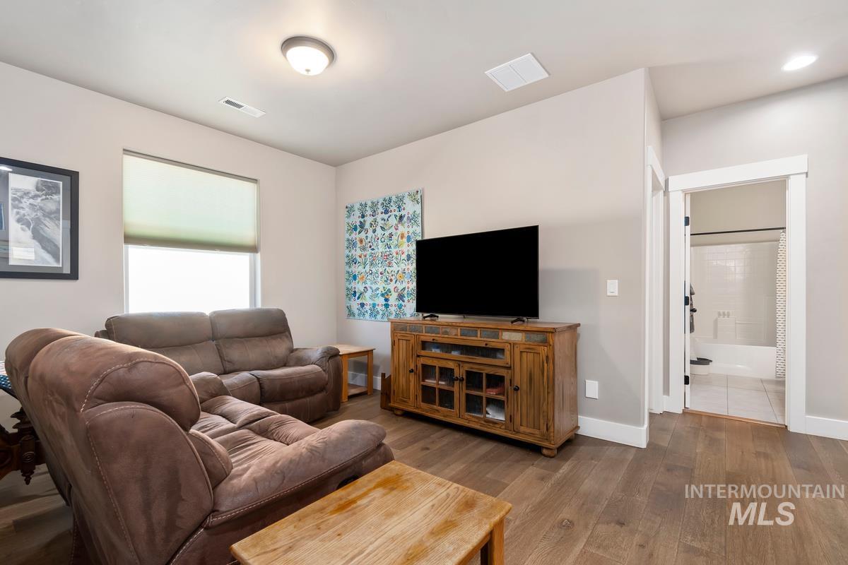 5685 W Night Sky Ct, Boise, Idaho 83714, 3 Bedrooms, 2 Bathrooms, Residential For Sale, Price $769,000,MLS 98992396