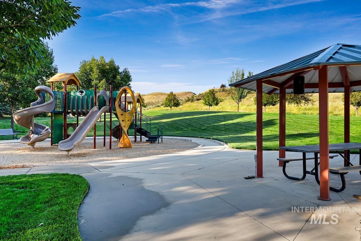 5685 W Night Sky Ct, Boise, Idaho 83714, 3 Bedrooms, 2 Bathrooms, Residential For Sale, Price $769,000,MLS 98992396