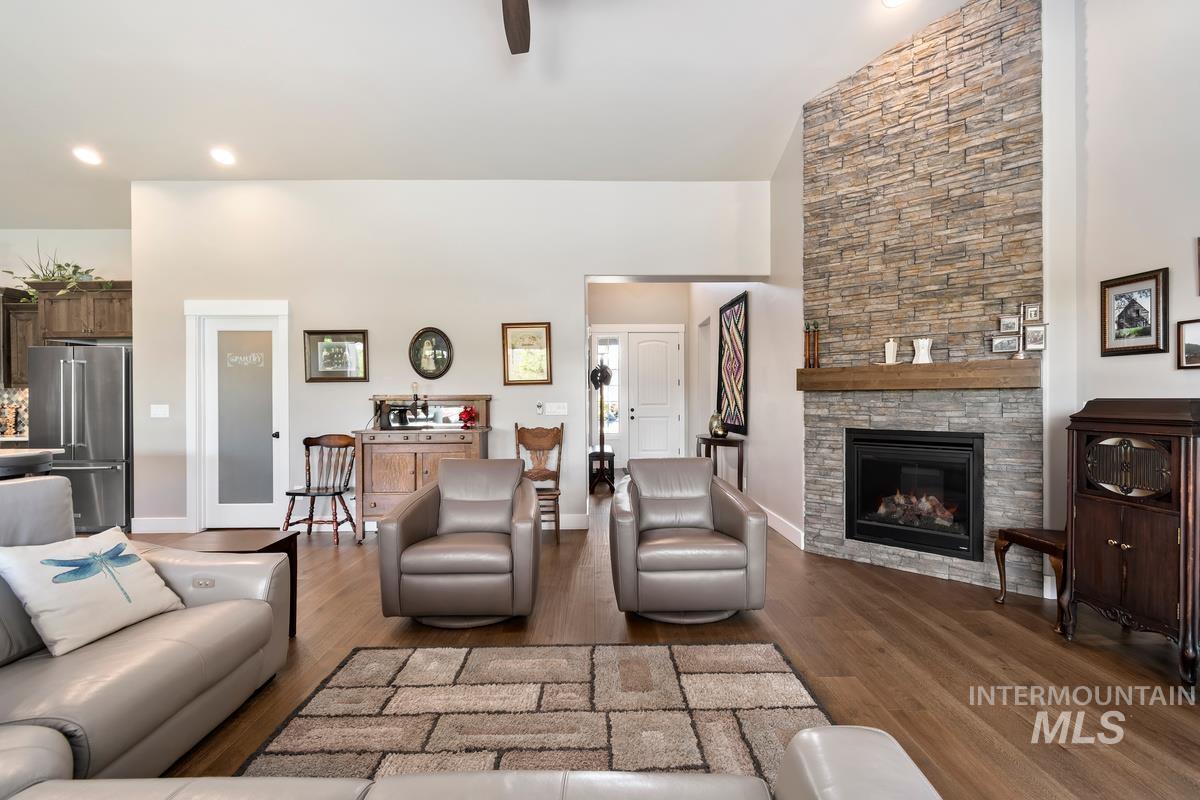 5685 W Night Sky Ct, Boise, Idaho 83714, 3 Bedrooms, 2 Bathrooms, Residential For Sale, Price $769,000,MLS 98992396