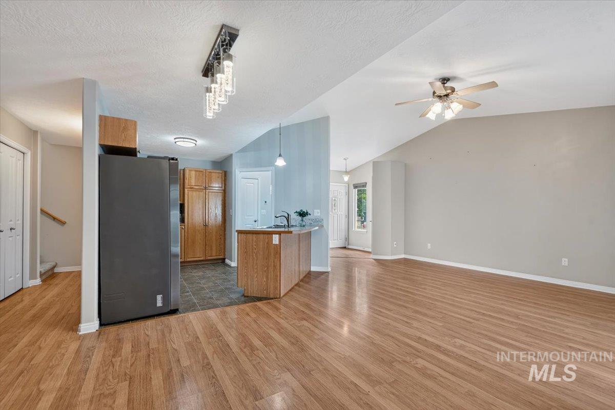 6061 S Oboe, Boise, Idaho 83709, 3 Bedrooms, 2 Bathrooms, Residential For Sale, Price $369,900, 98992400