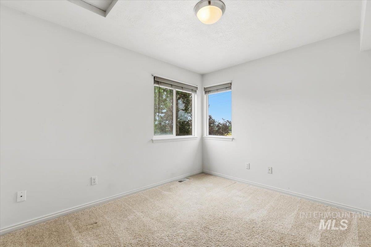 6061 S Oboe, Boise, Idaho 83709, 3 Bedrooms, 2 Bathrooms, Residential For Sale, Price $369,900, 98992400