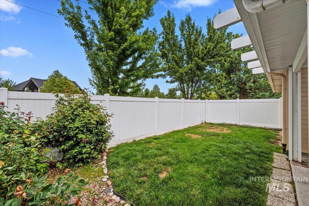 6061 S Oboe, Boise, Idaho 83709, 3 Bedrooms, 2 Bathrooms, Residential For Sale, Price $369,900, 98992400