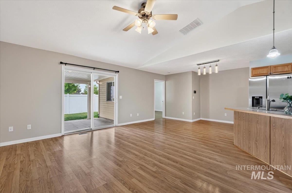 6061 S Oboe, Boise, Idaho 83709, 3 Bedrooms, 2 Bathrooms, Residential For Sale, Price $369,900, 98992400