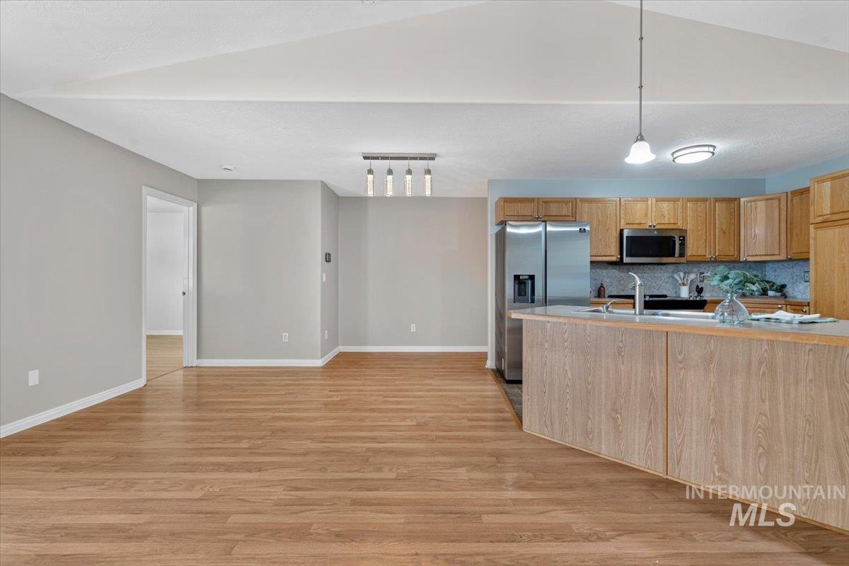 6061 S Oboe, Boise, Idaho 83709, 3 Bedrooms, 2 Bathrooms, Residential For Sale, Price $369,900, 98992400
