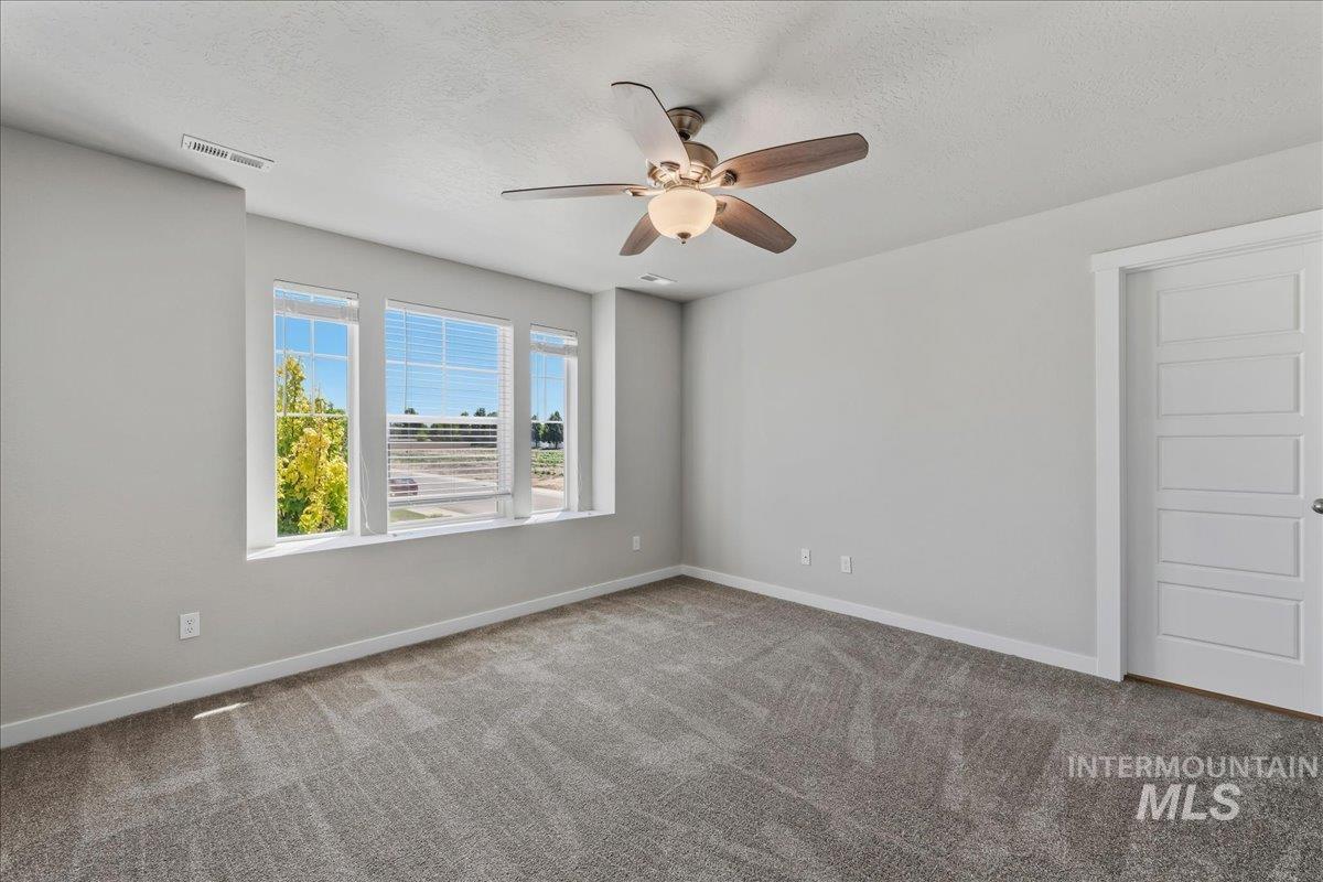 2472 E Blue Tick St, Meridian, Idaho 83642-5374, 2 Bedrooms, 2.5 Bathrooms, Residential For Sale, Price $379,990,MLS 98992401