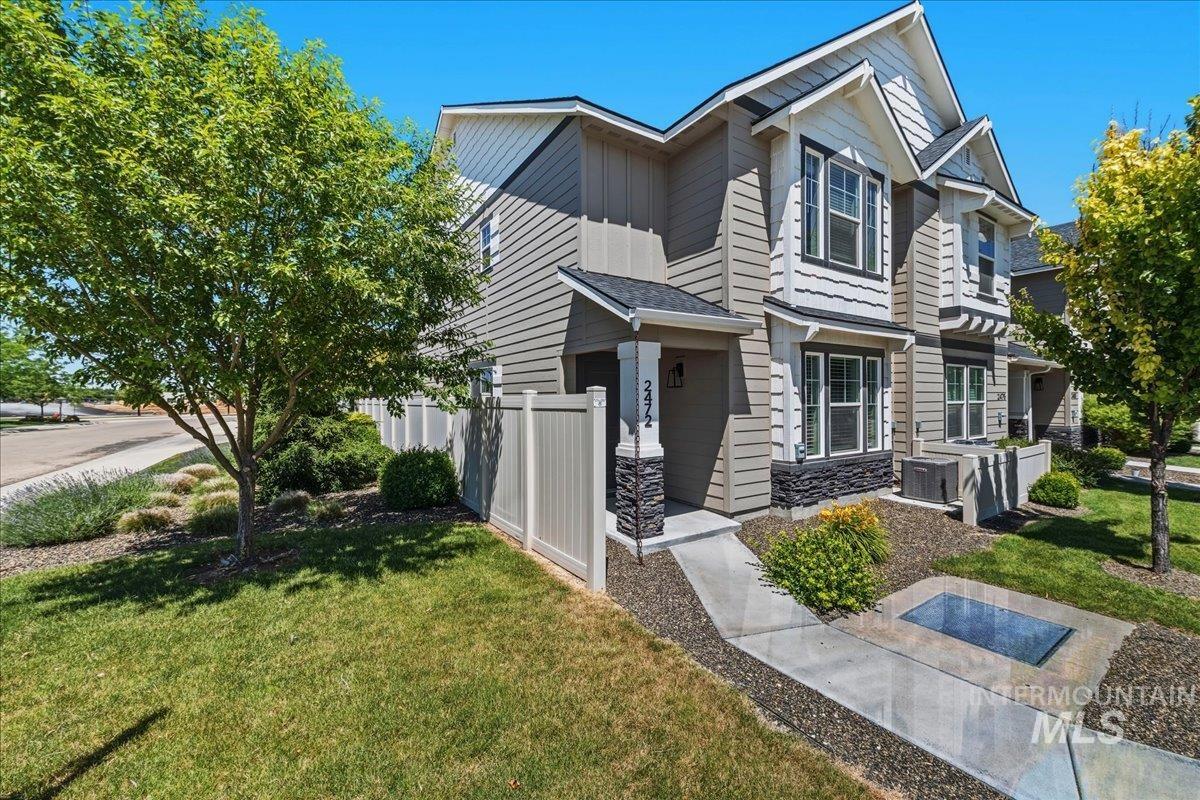 2472 E Blue Tick St, Meridian, Idaho 83642-5374, 2 Bedrooms, 2.5 Bathrooms, Residential For Sale, Price $379,990,MLS 98992401
