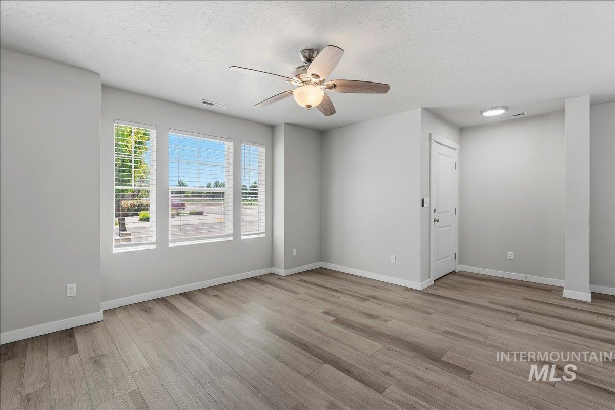 2472 E Blue Tick St, Meridian, Idaho 83642-5374, 2 Bedrooms, 2.5 Bathrooms, Residential For Sale, Price $379,990,MLS 98992401