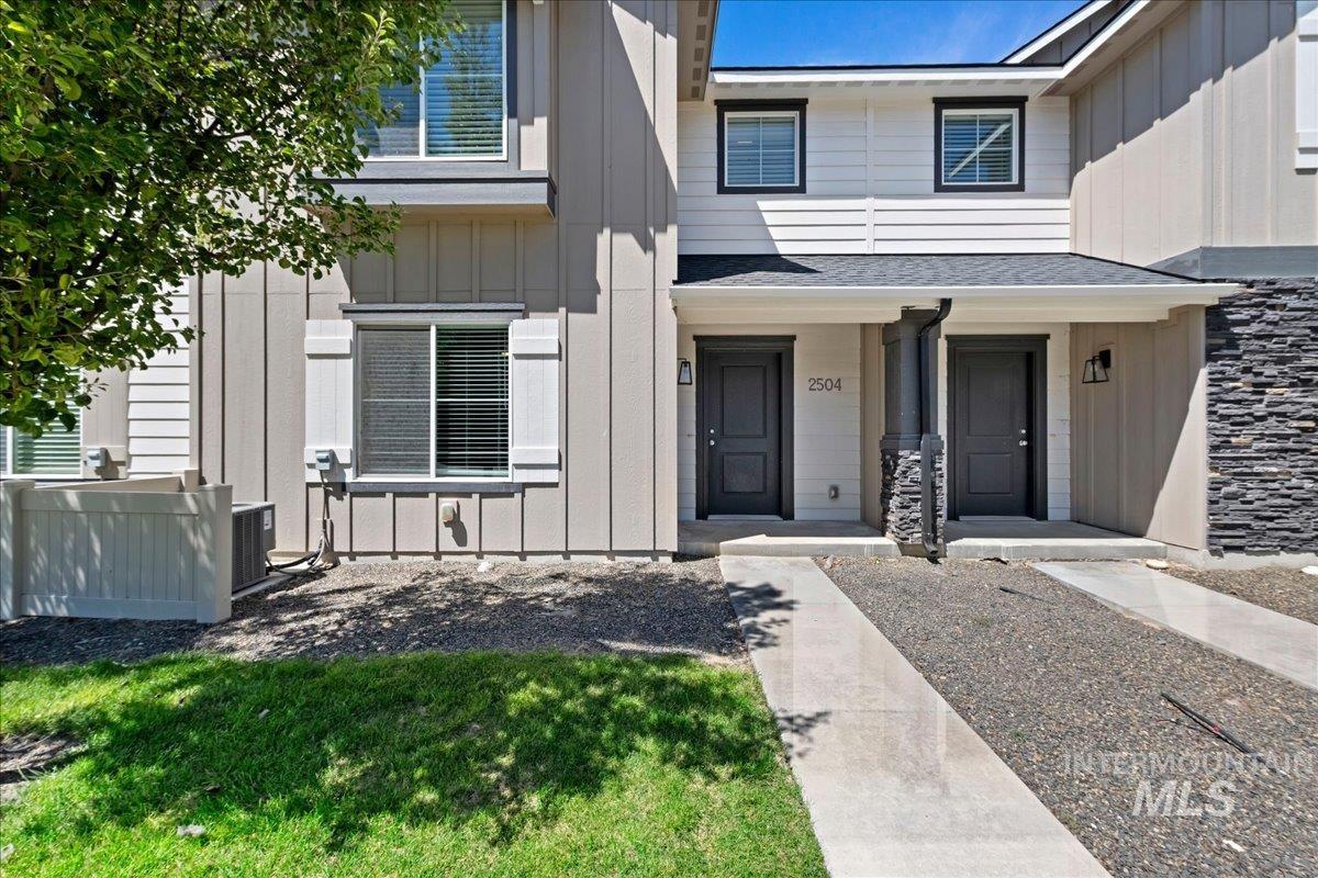 2504 E Blue Tick St, Meridian, Idaho 83642-5374, 3 Bedrooms, 2.5 Bathrooms, Residential For Sale, Price $389,990,MLS 98992403