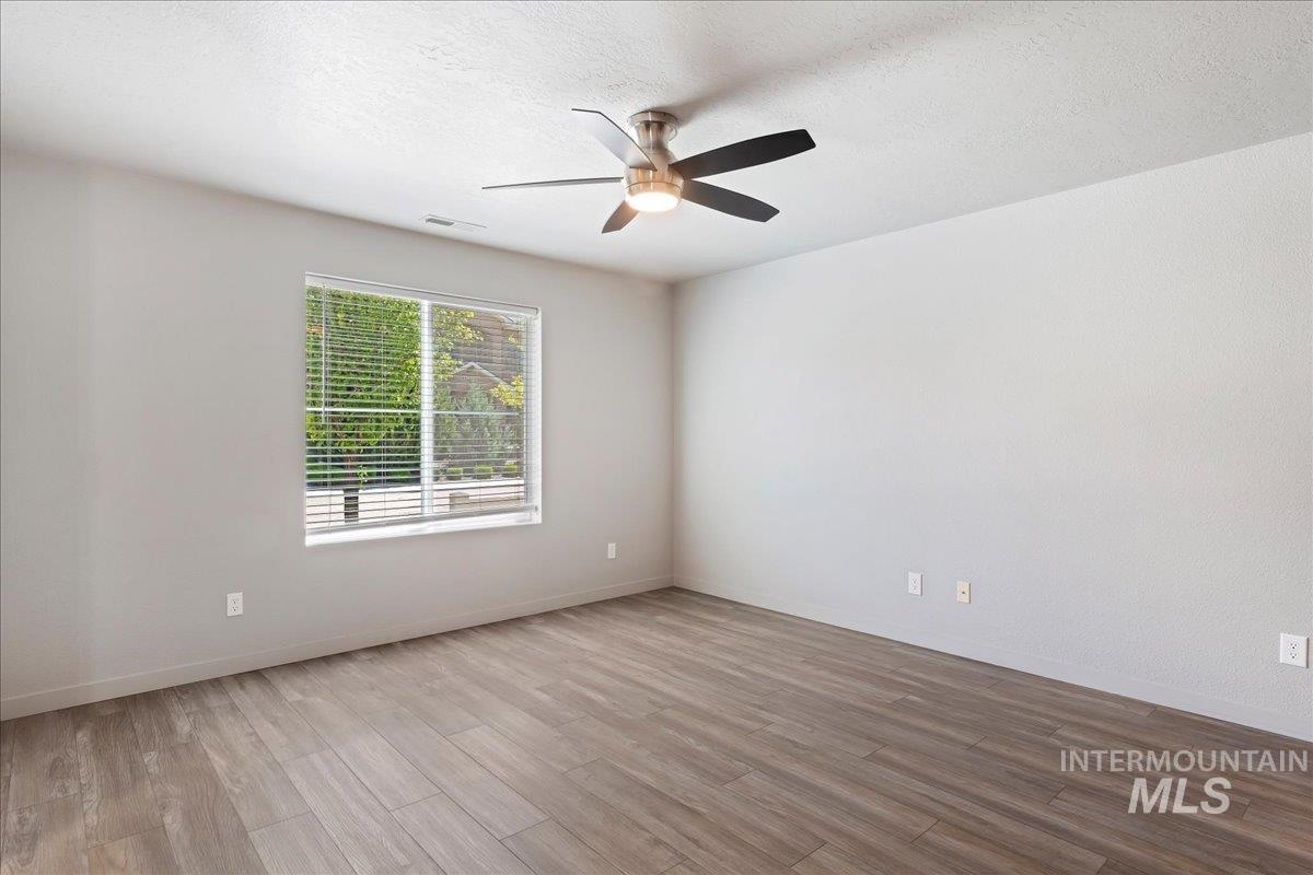 2504 E Blue Tick St, Meridian, Idaho 83642-5374, 3 Bedrooms, 2.5 Bathrooms, Residential For Sale, Price $389,990,MLS 98992403