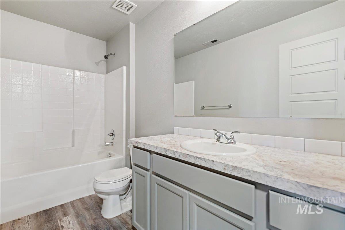 2504 E Blue Tick St, Meridian, Idaho 83642-5374, 3 Bedrooms, 2.5 Bathrooms, Residential For Sale, Price $389,990,MLS 98992403