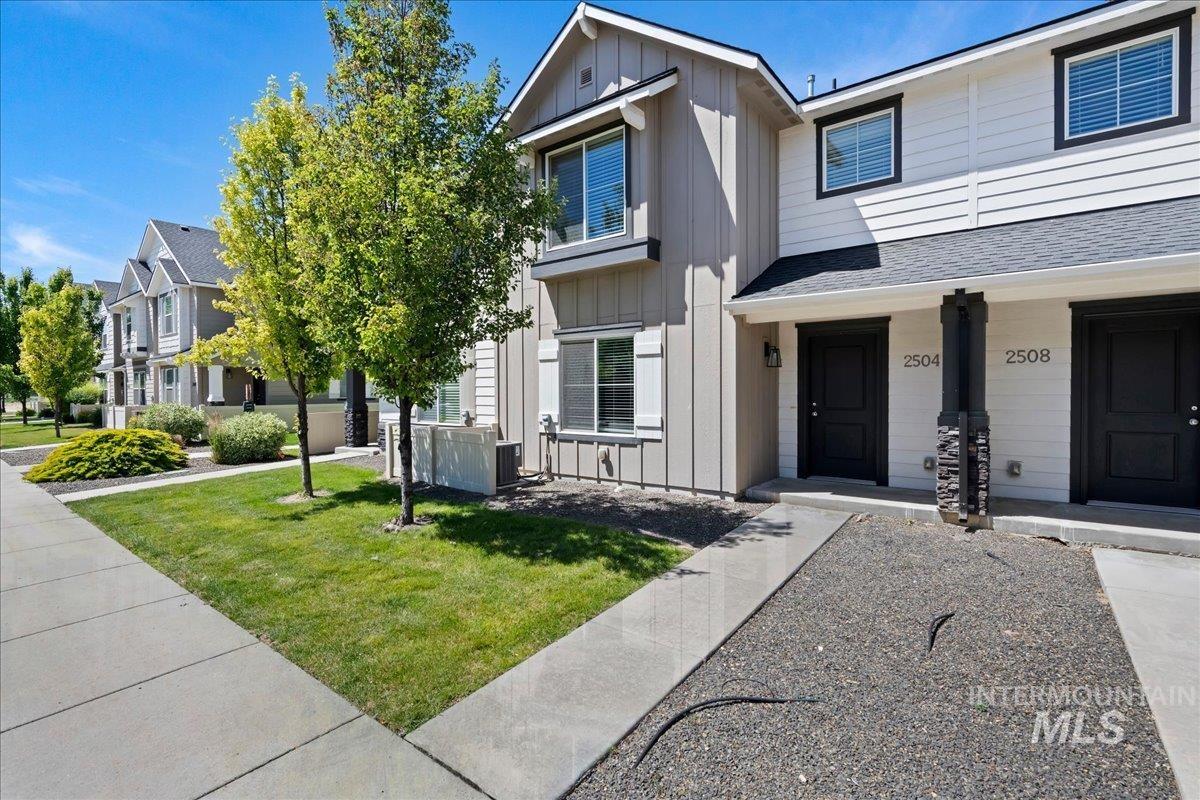 2504 E Blue Tick St, Meridian, Idaho 83642-5374, 3 Bedrooms, 2.5 Bathrooms, Residential For Sale, Price $389,990,MLS 98992403
