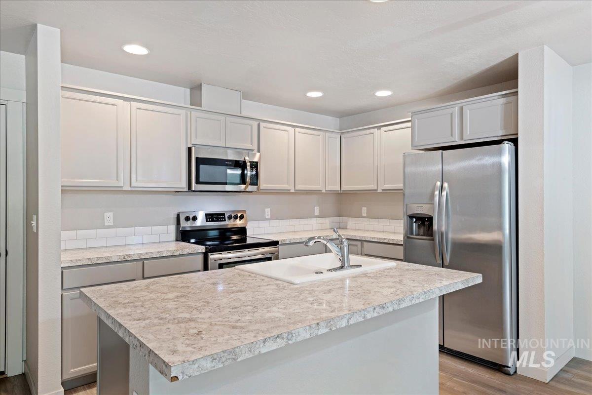 2504 E Blue Tick St, Meridian, Idaho 83642-5374, 3 Bedrooms, 2.5 Bathrooms, Residential For Sale, Price $389,990,MLS 98992403